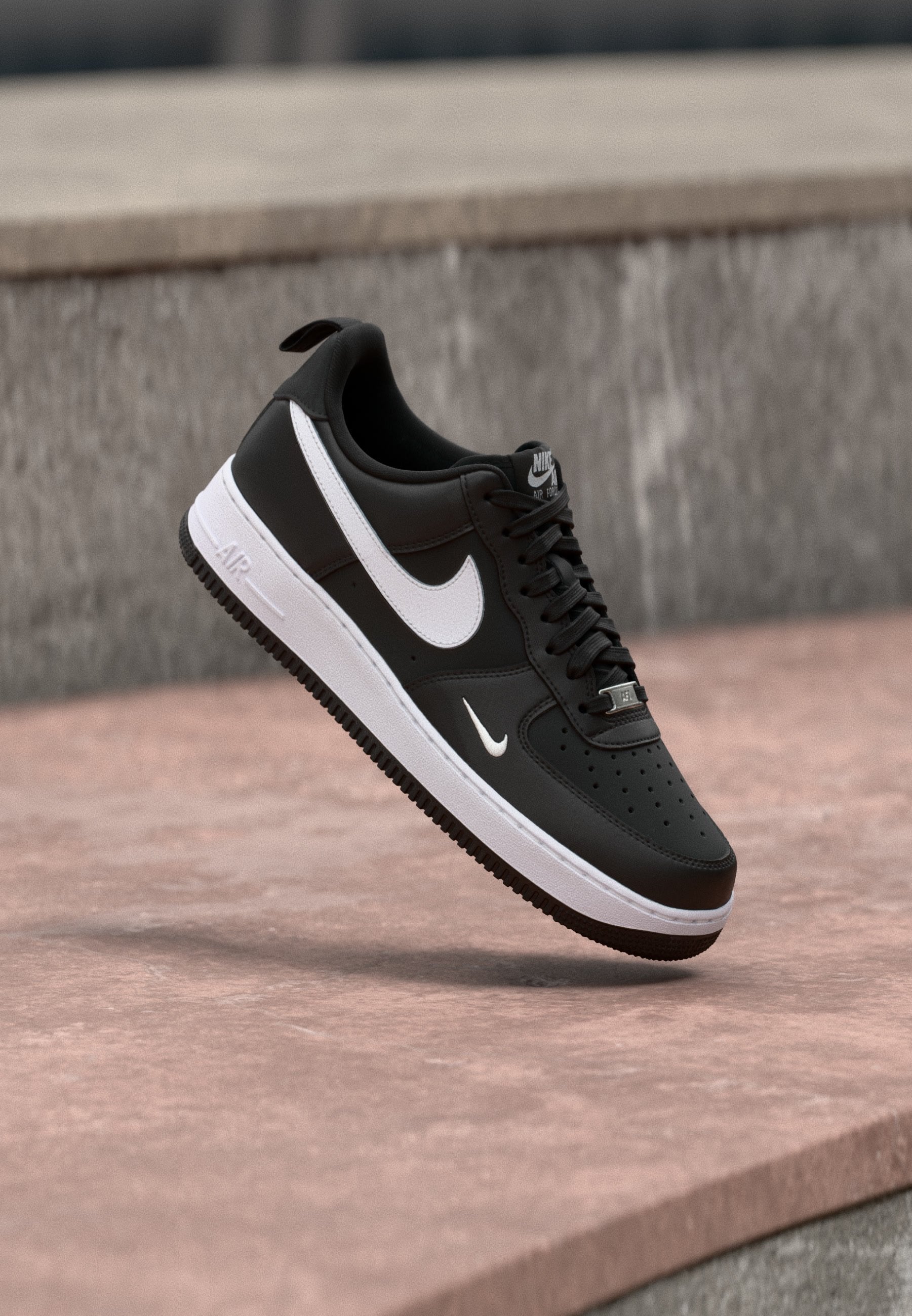 AIR FORCE 1 07 ESS+ - Trainers - black/white