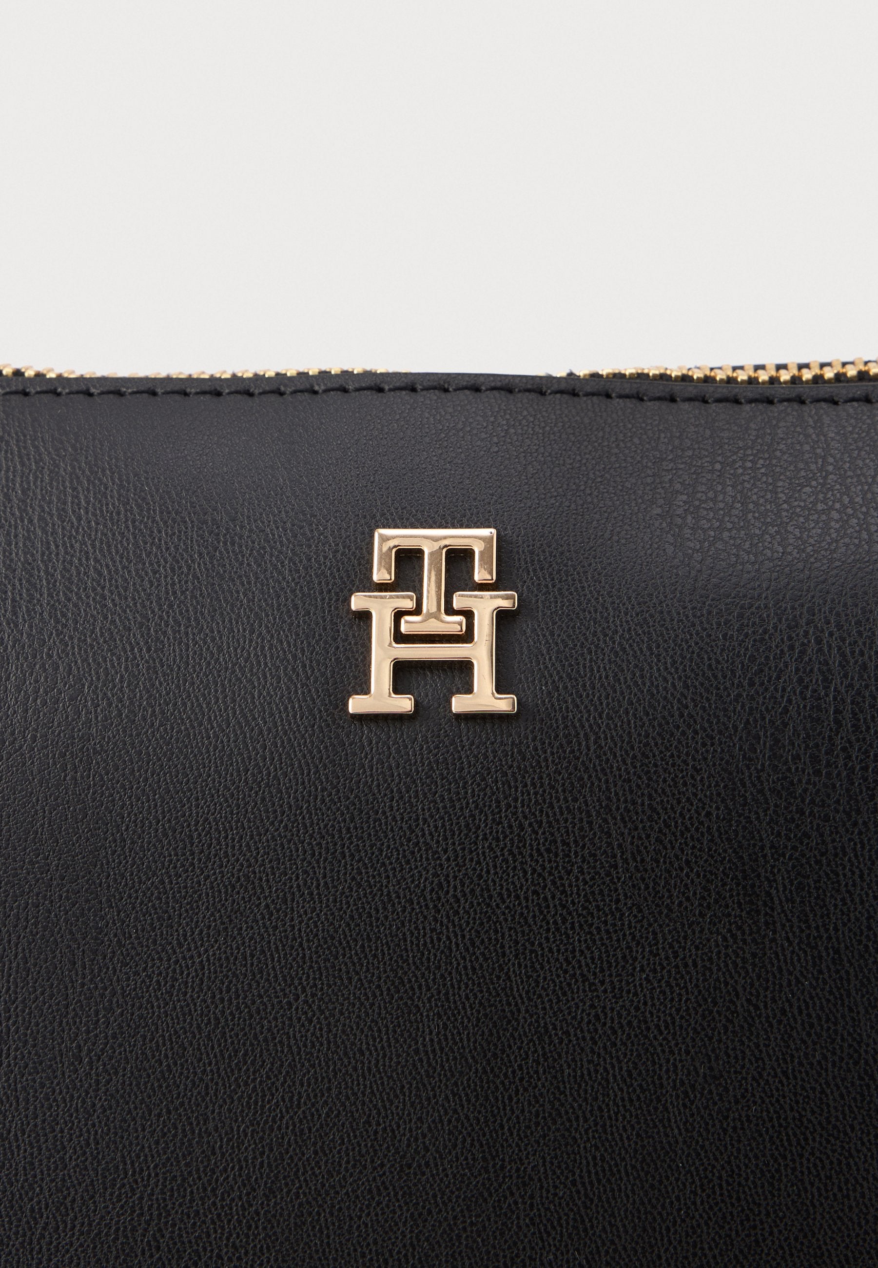 CHAIN STRAP CONVERTIBLE CROSSBODY BAG - Handbag - black