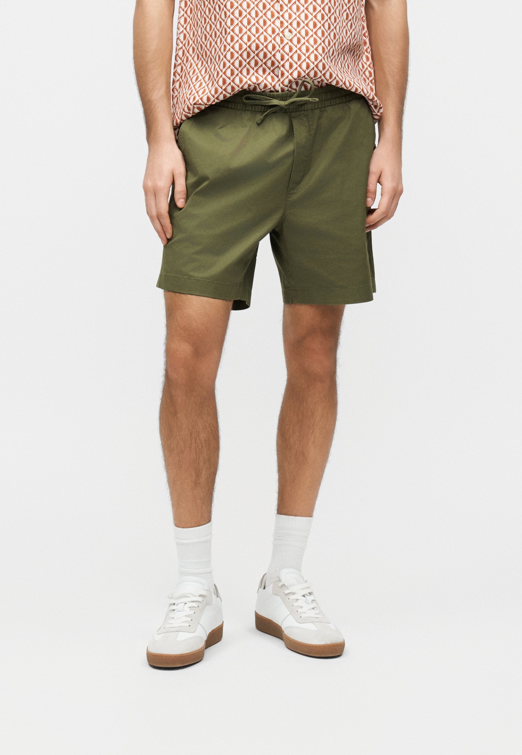 DOVER - Short - artichaut foncé