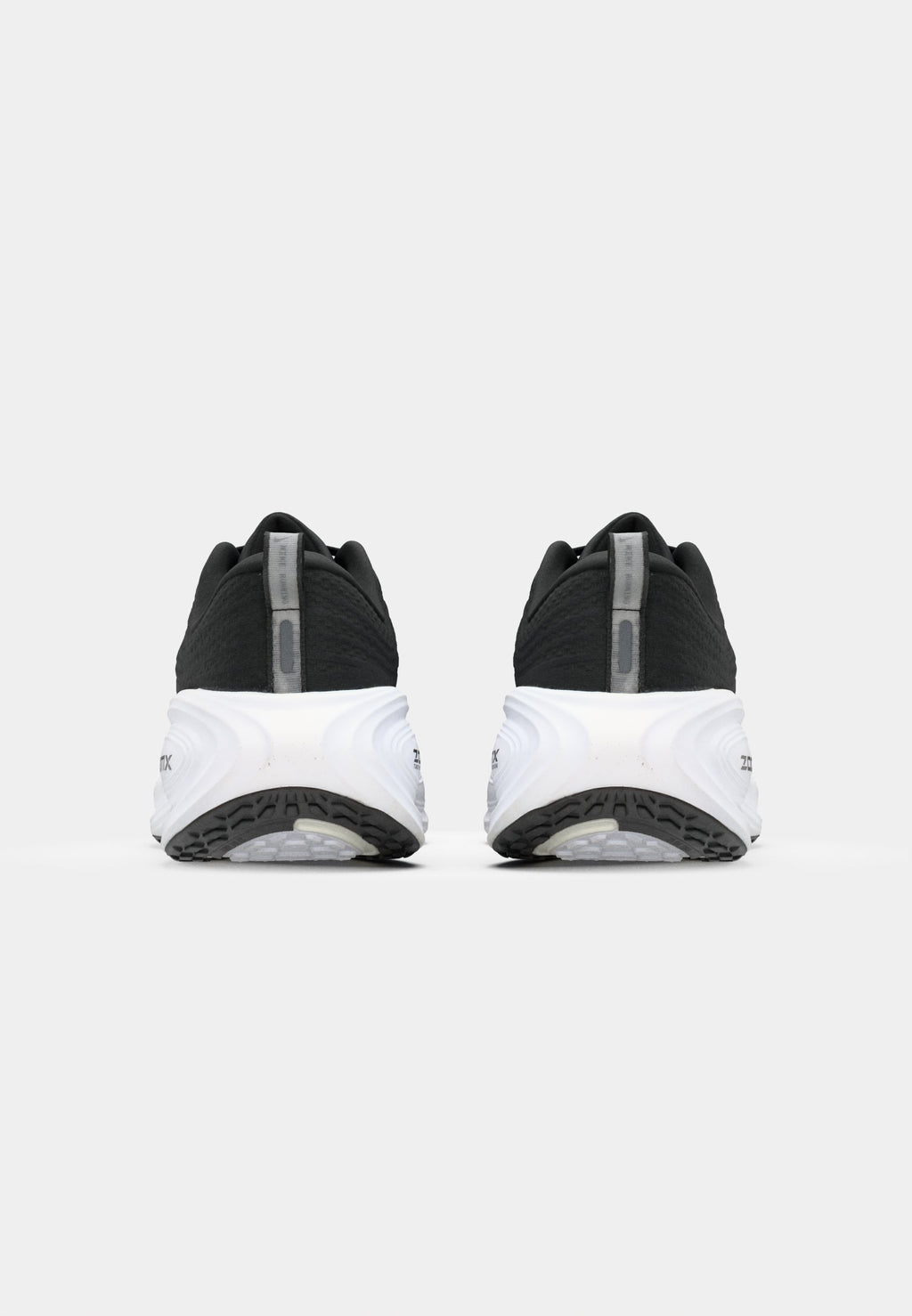 VOMERO PLUS - Road running shoes - black/white/cool grey/metallic dark grey/summit white
