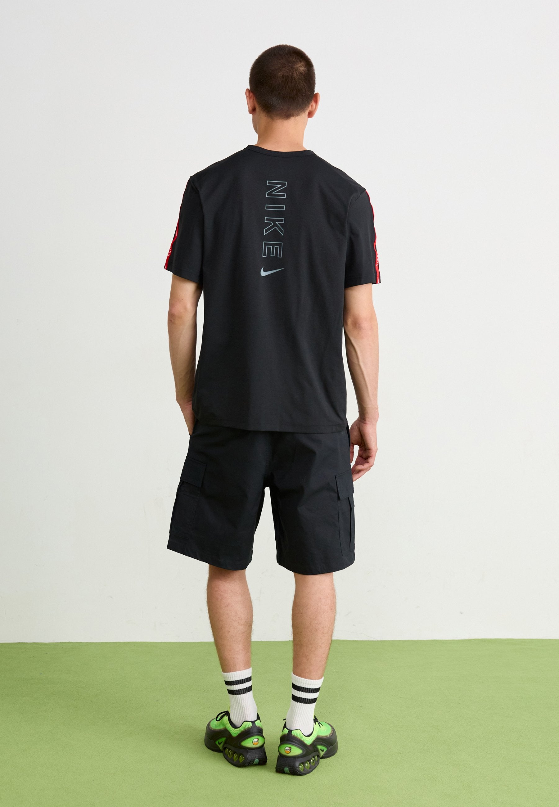 TEE - Print T-shirt - black