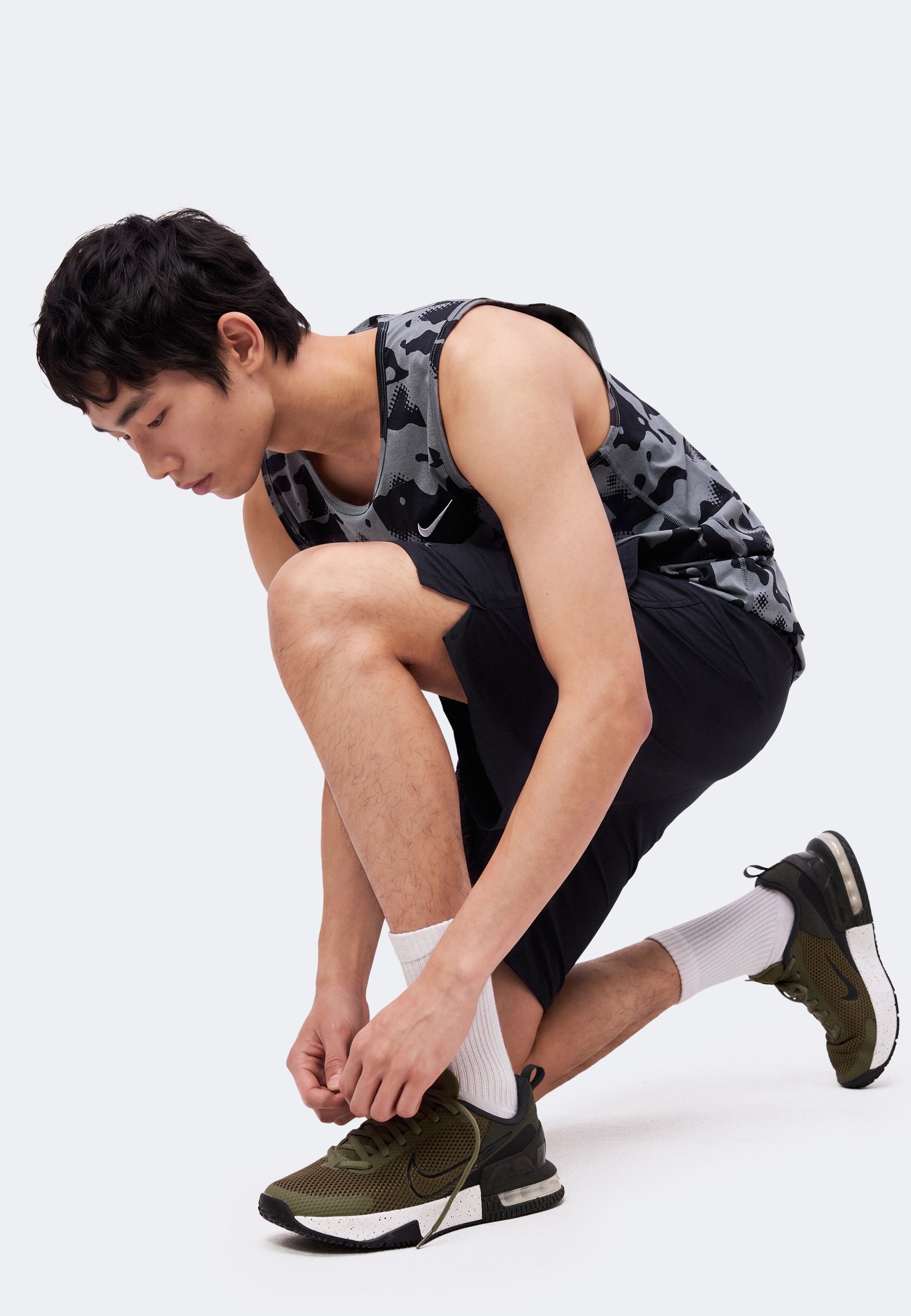 UNLIMITED - Sports shorts - black
