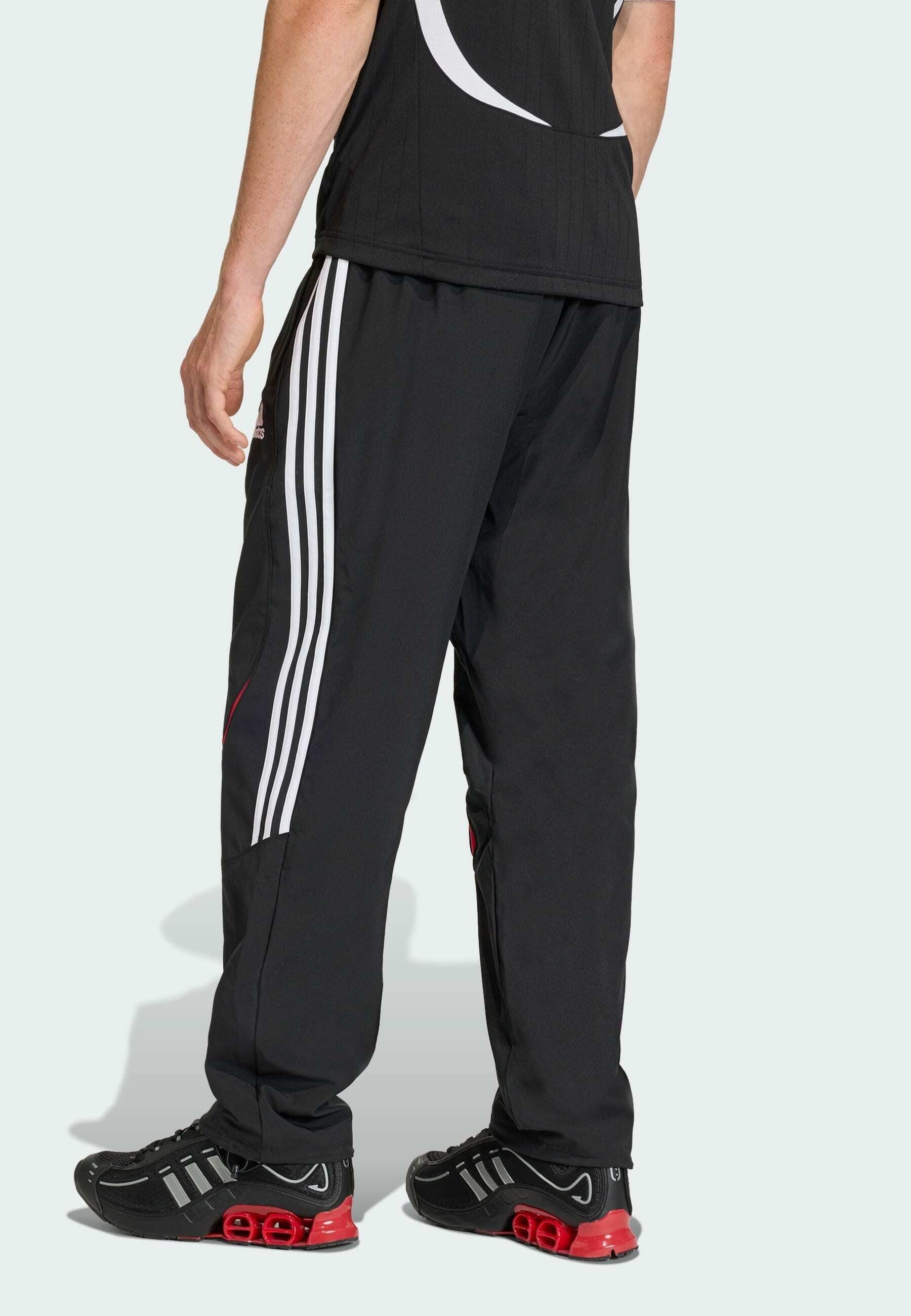 TEAMGEIST - Tracksuit bottoms - black   white