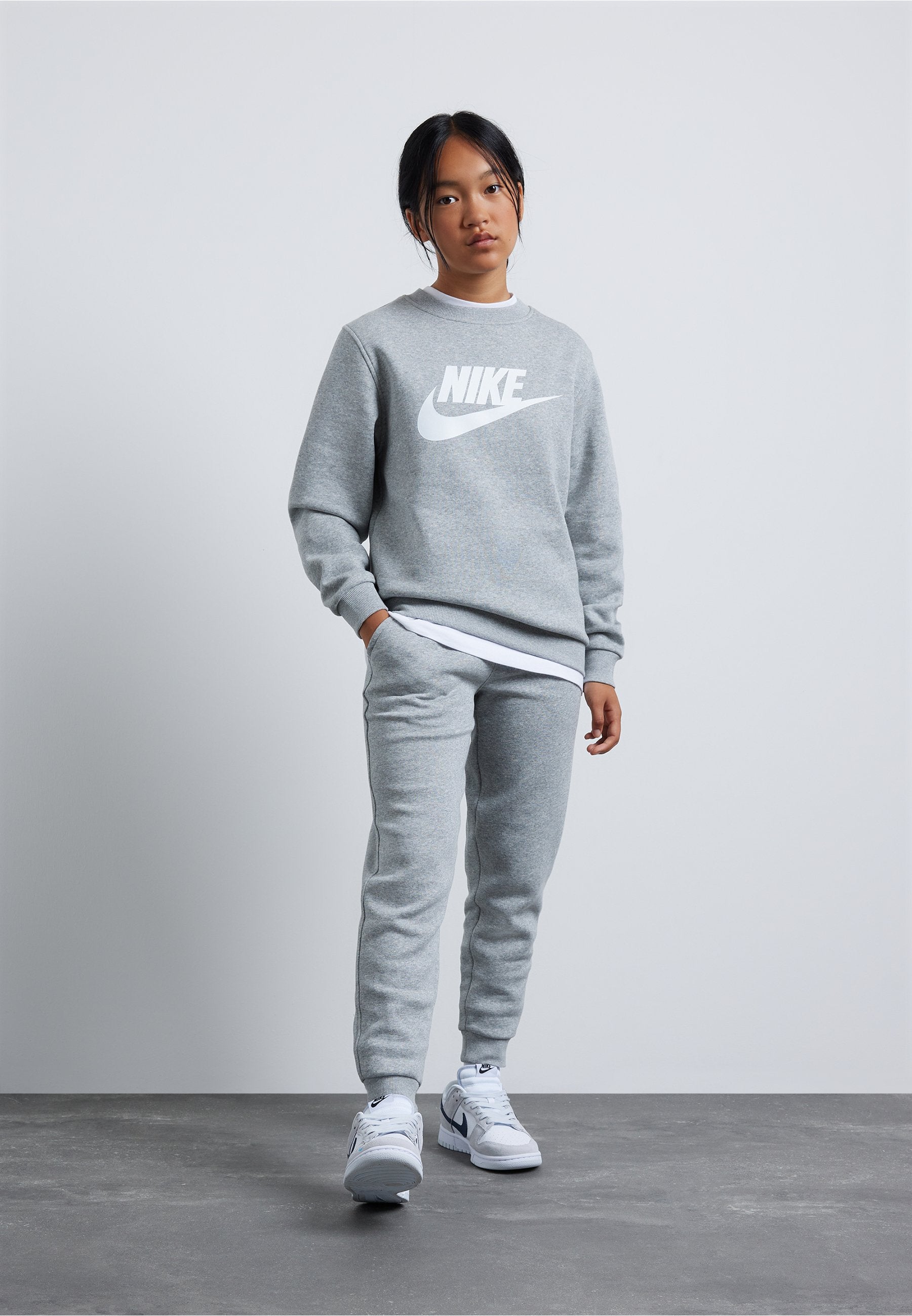 CLUB UNISEX - Tracksuit bottoms - dark grey heather/base grey/white