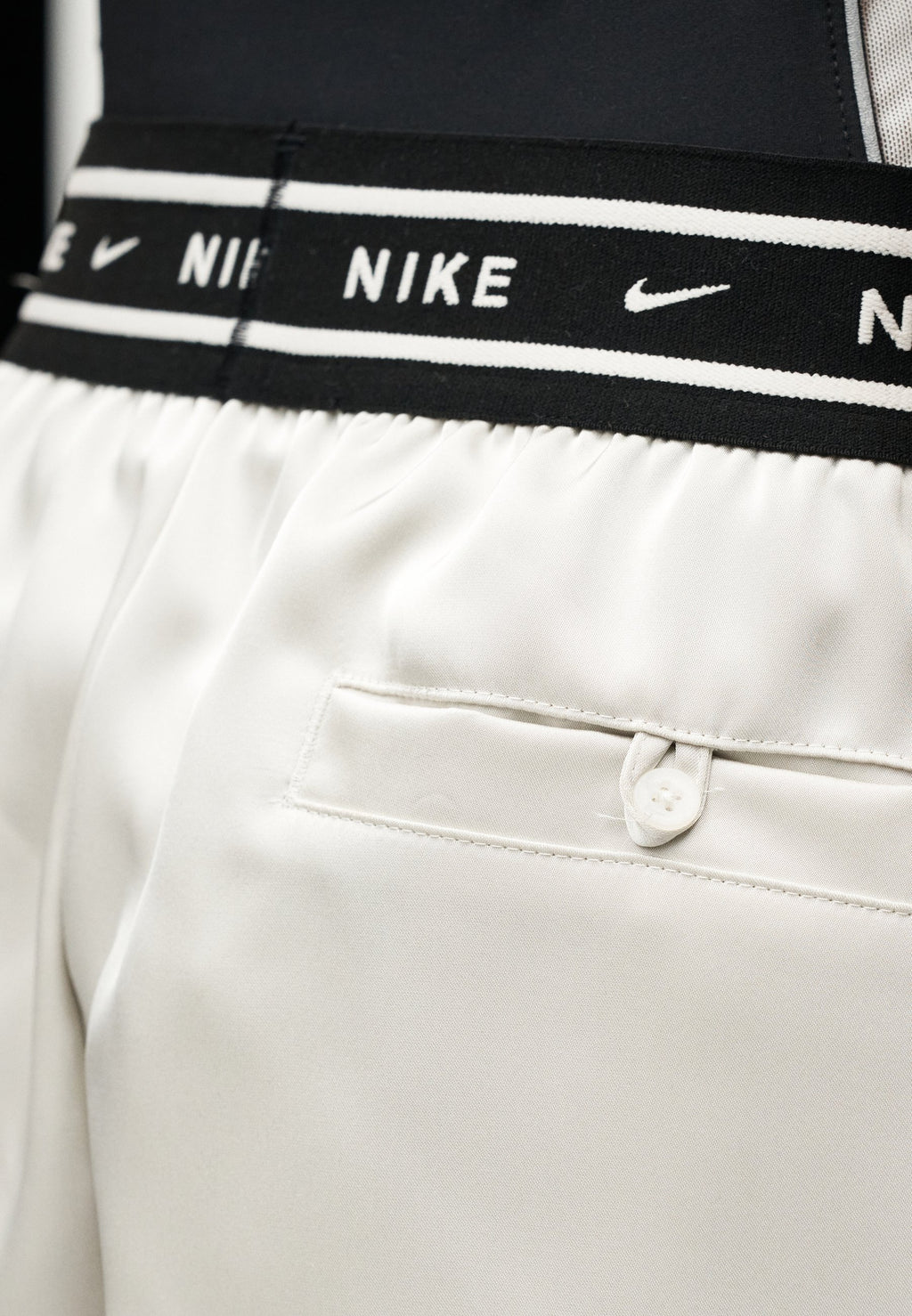 Shorts - light bone/black