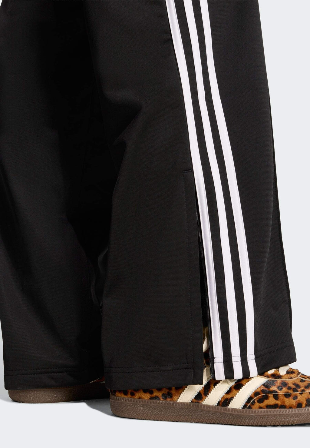 FIREBIRD LOOSE TRACKSUIT PANTS - Tracksuit bottoms - black white