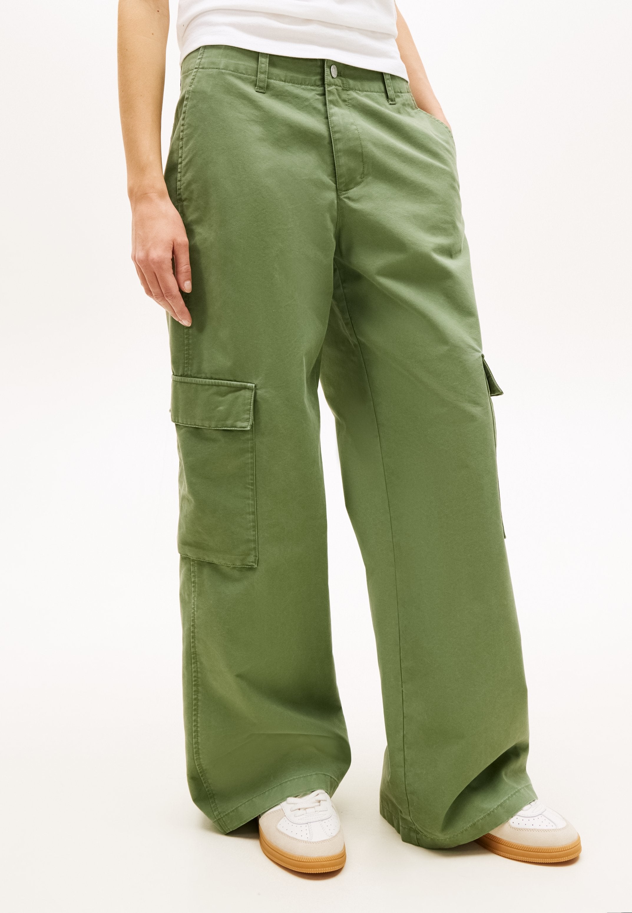 LOW RISE STRAIGHT WIDE LEG CARGO TROUSERS - Cargo trousers - bay leaf