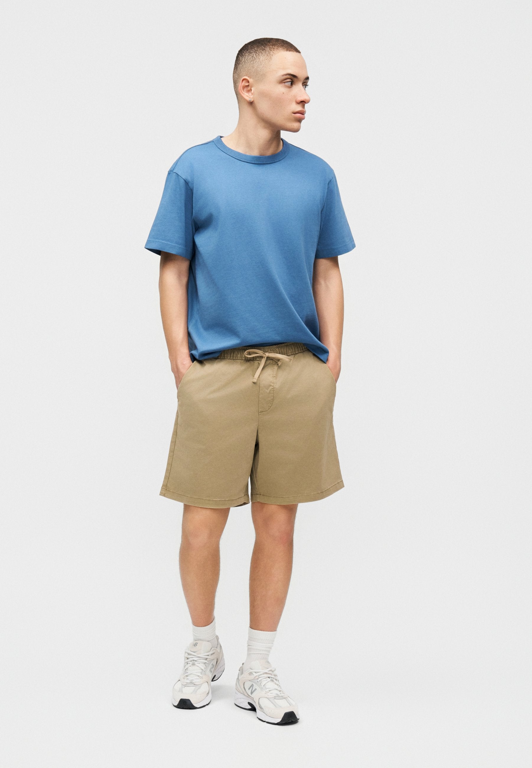 ESSENTIAL EASY  - Shorts - light avocado