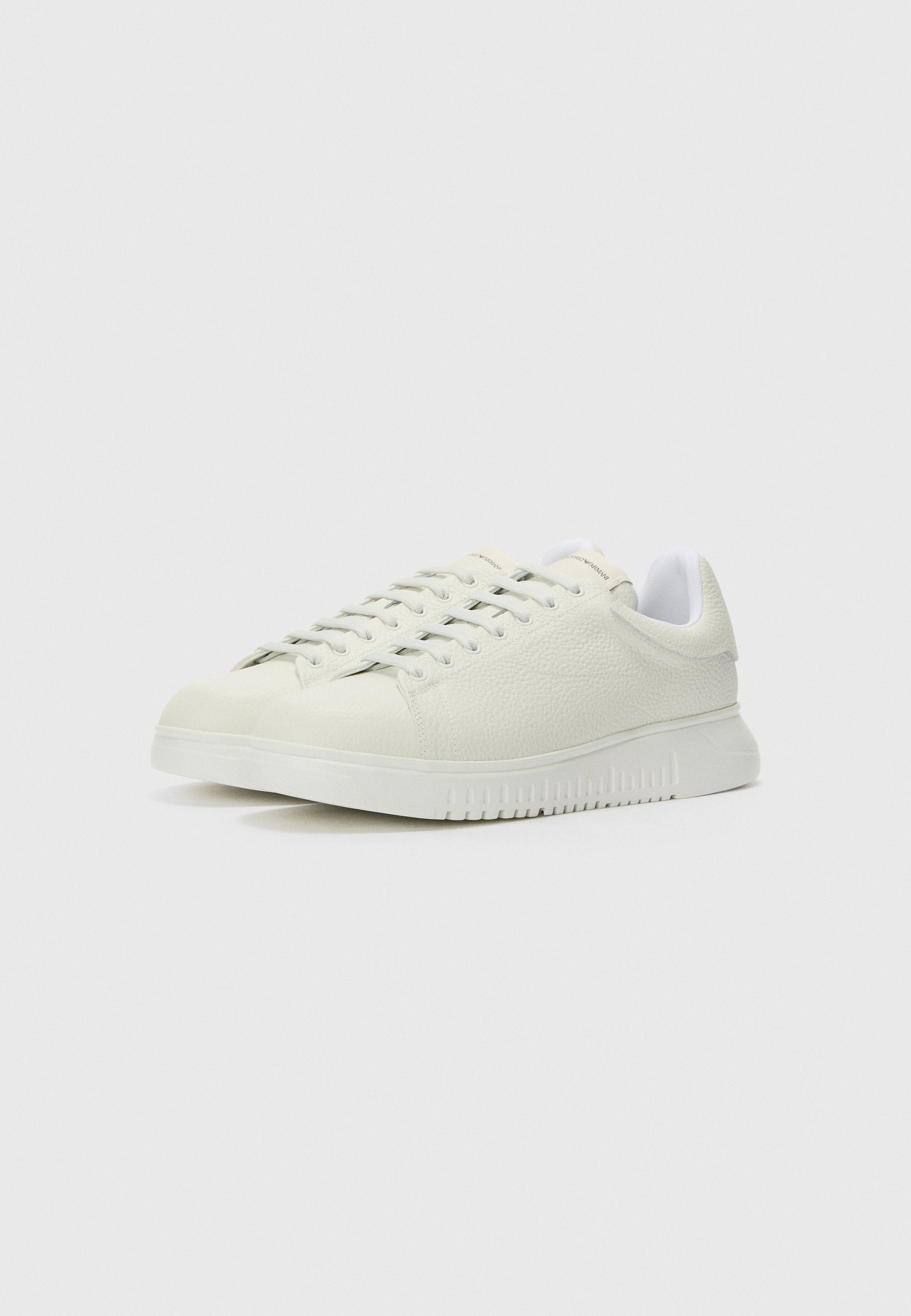 Trainers - white