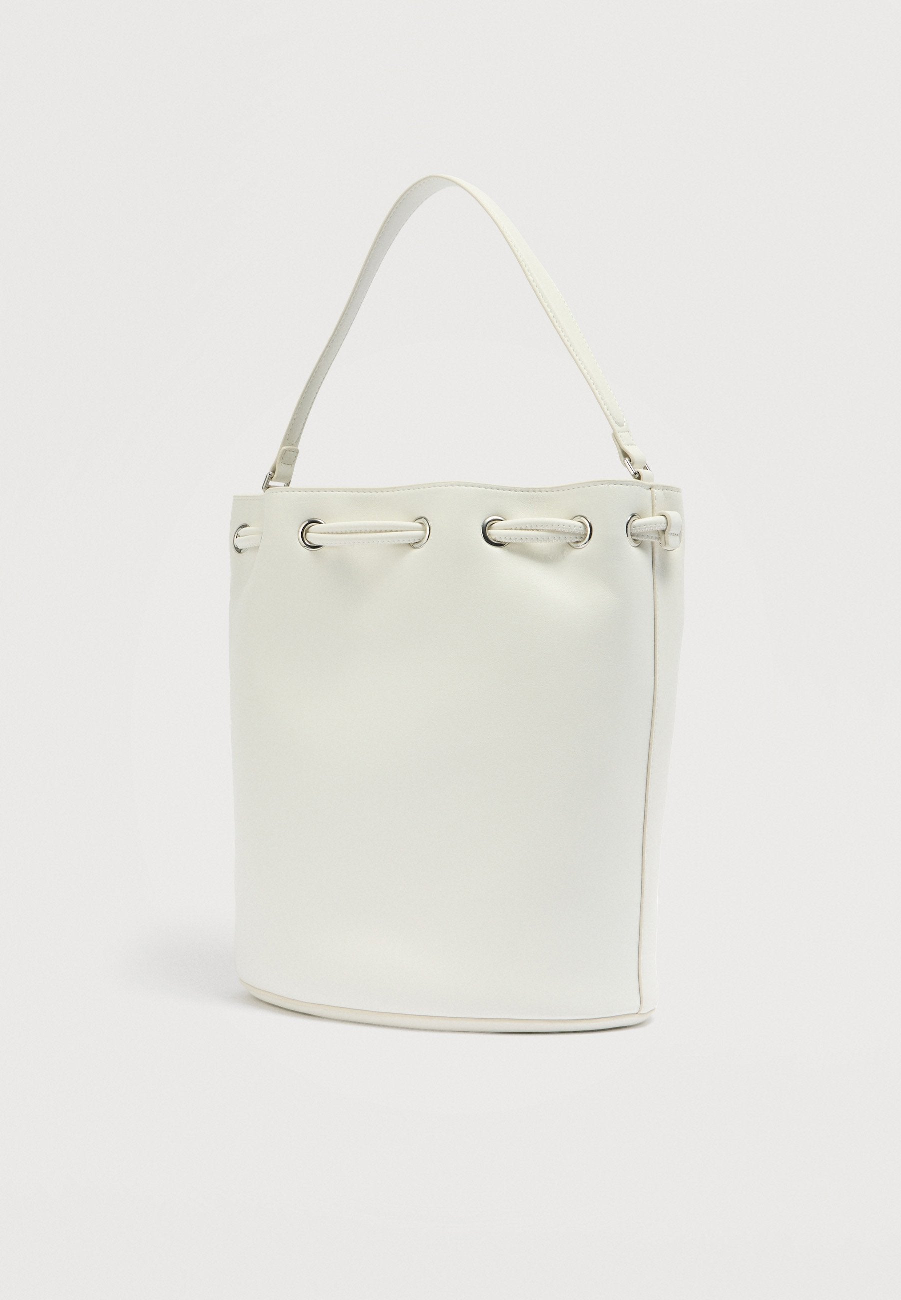 BOLD BUCKET BAG - Handbag - white alyssum