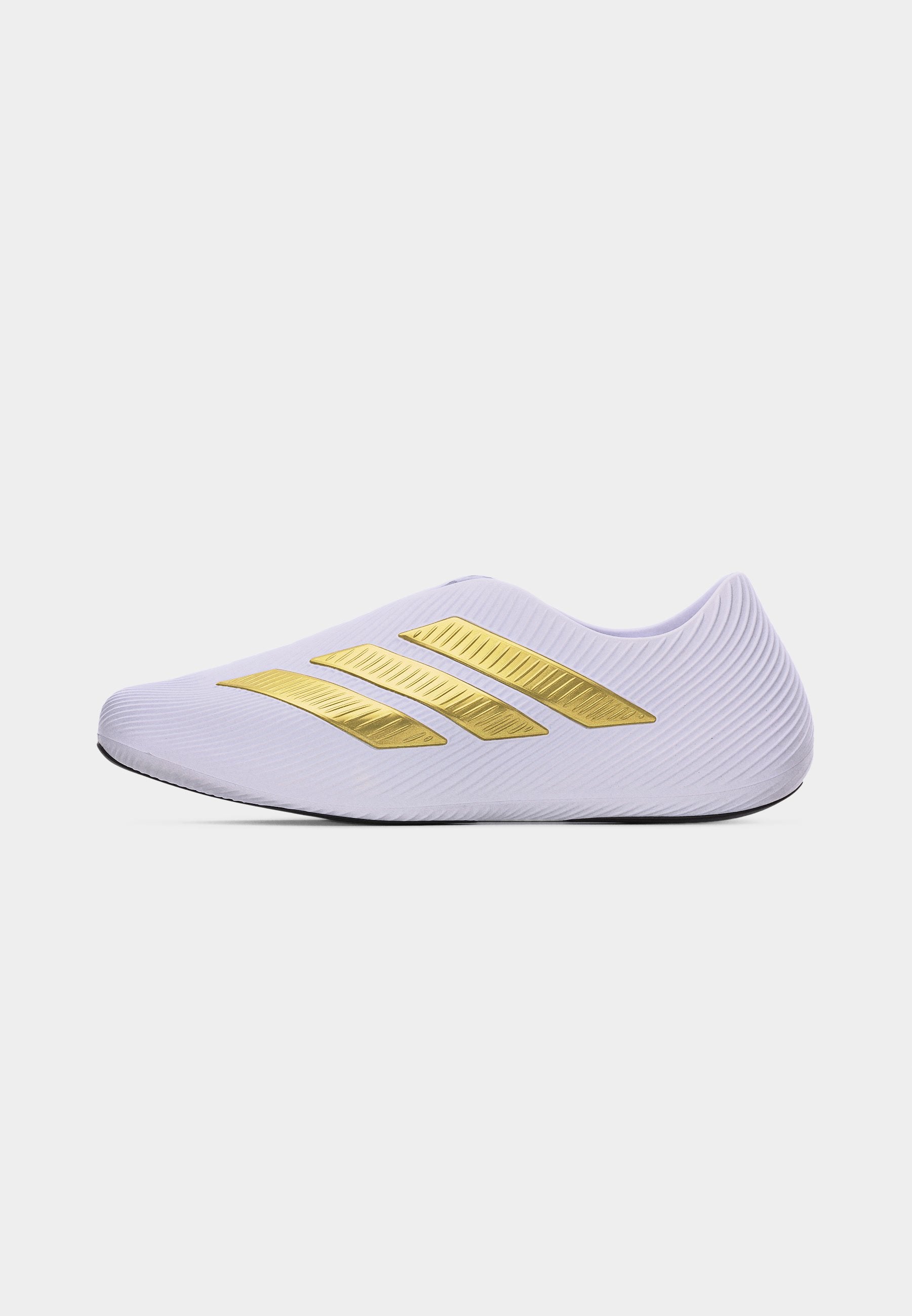 PURECHILL - Training shoe - footwear white/gold-coloured metallic/core black