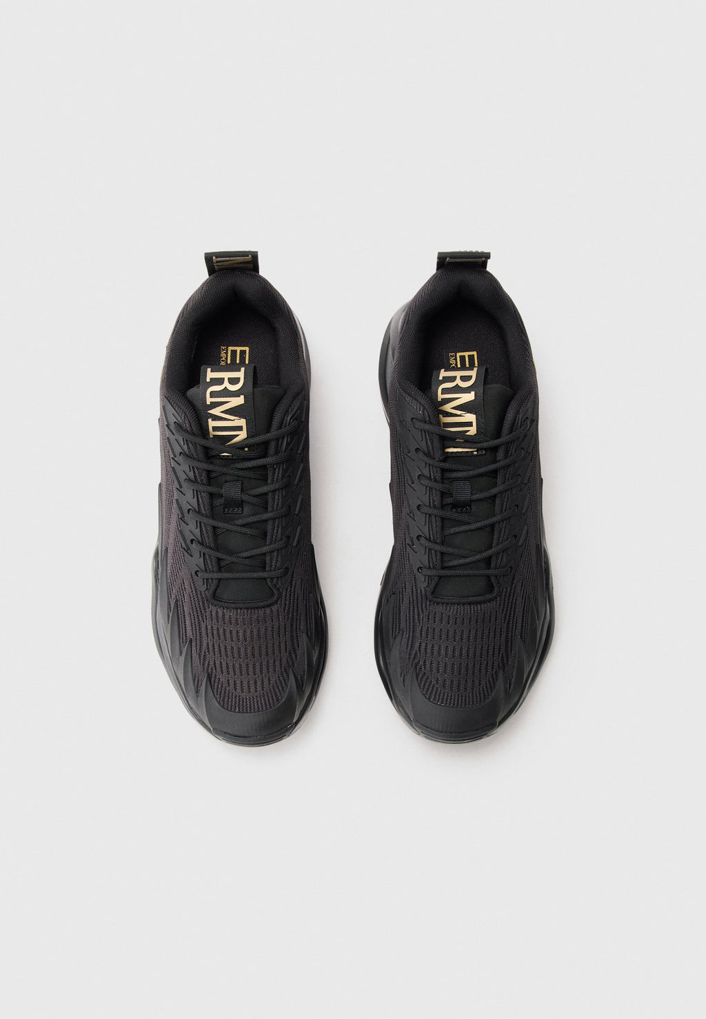 INFINITY UNISEX - Trainers - triple blac/gold-coloured