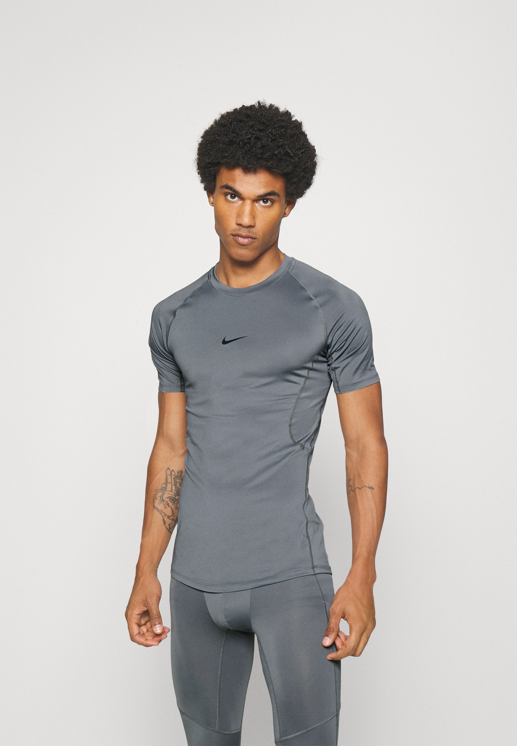 Sports T-shirt - smoke grey/black