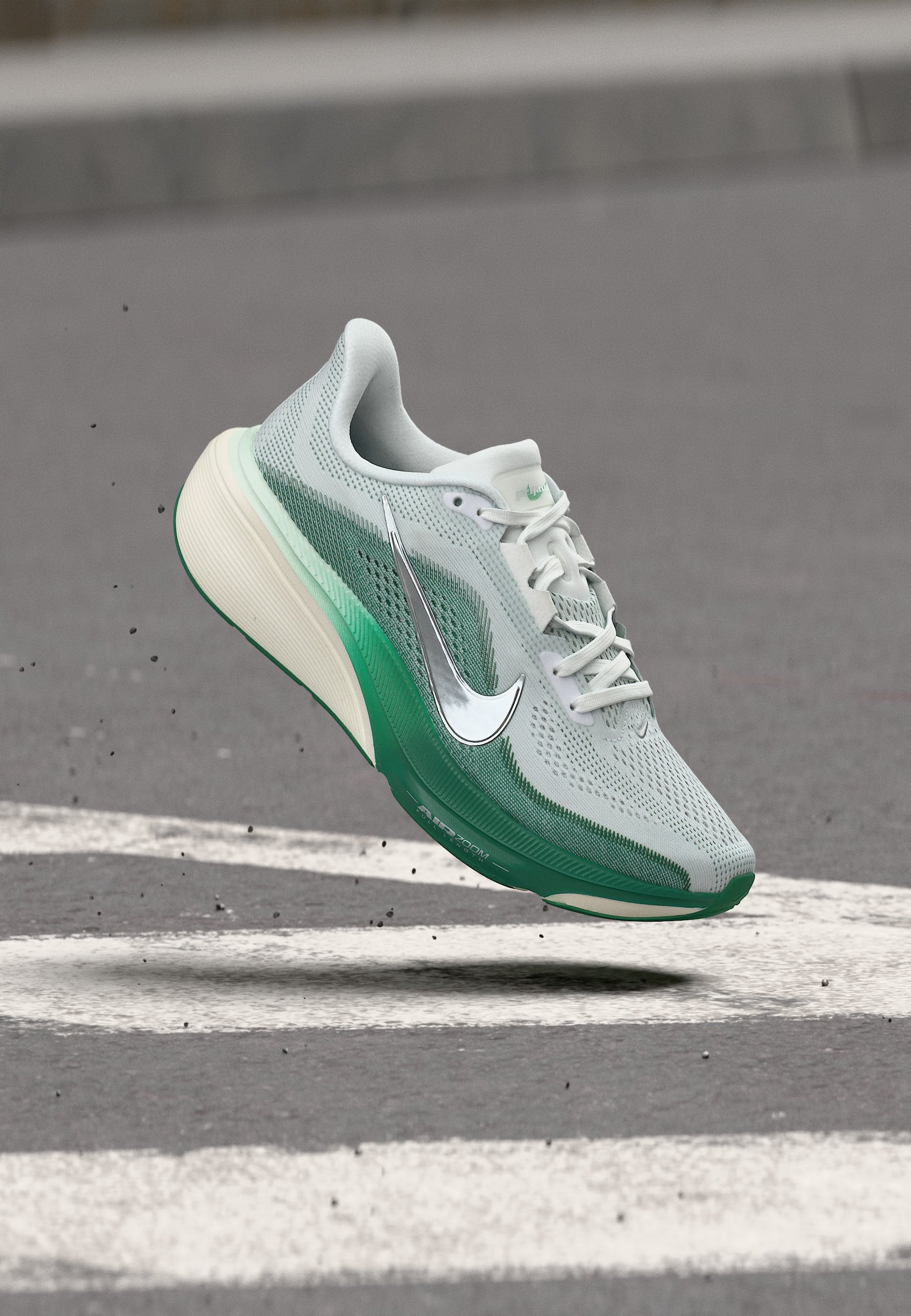 PEGASUS 42 - Road running shoes - white/metallic silver-coloured/malachite/barely green/sail