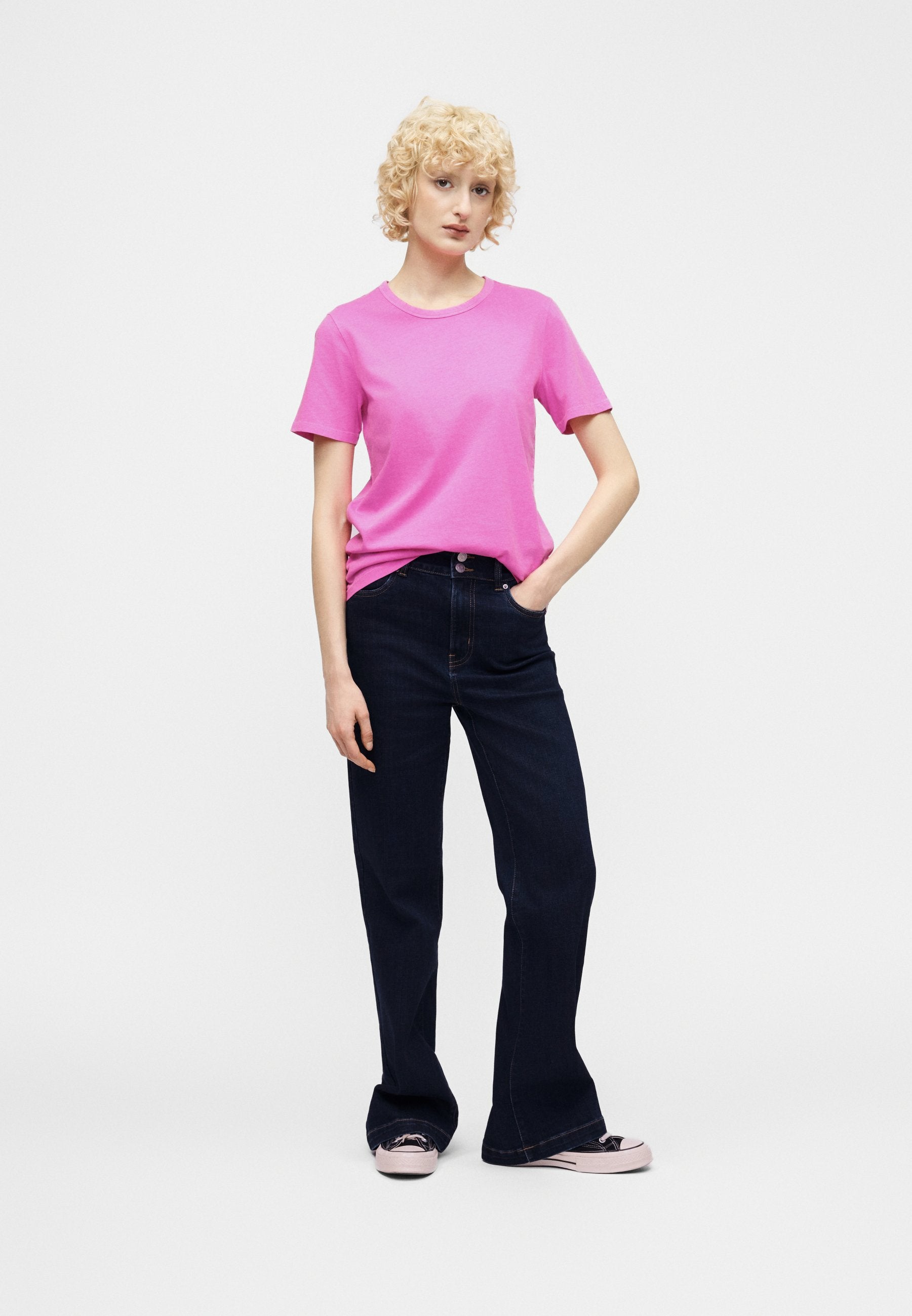 CREW - Basic T-shirt - neon pink glow