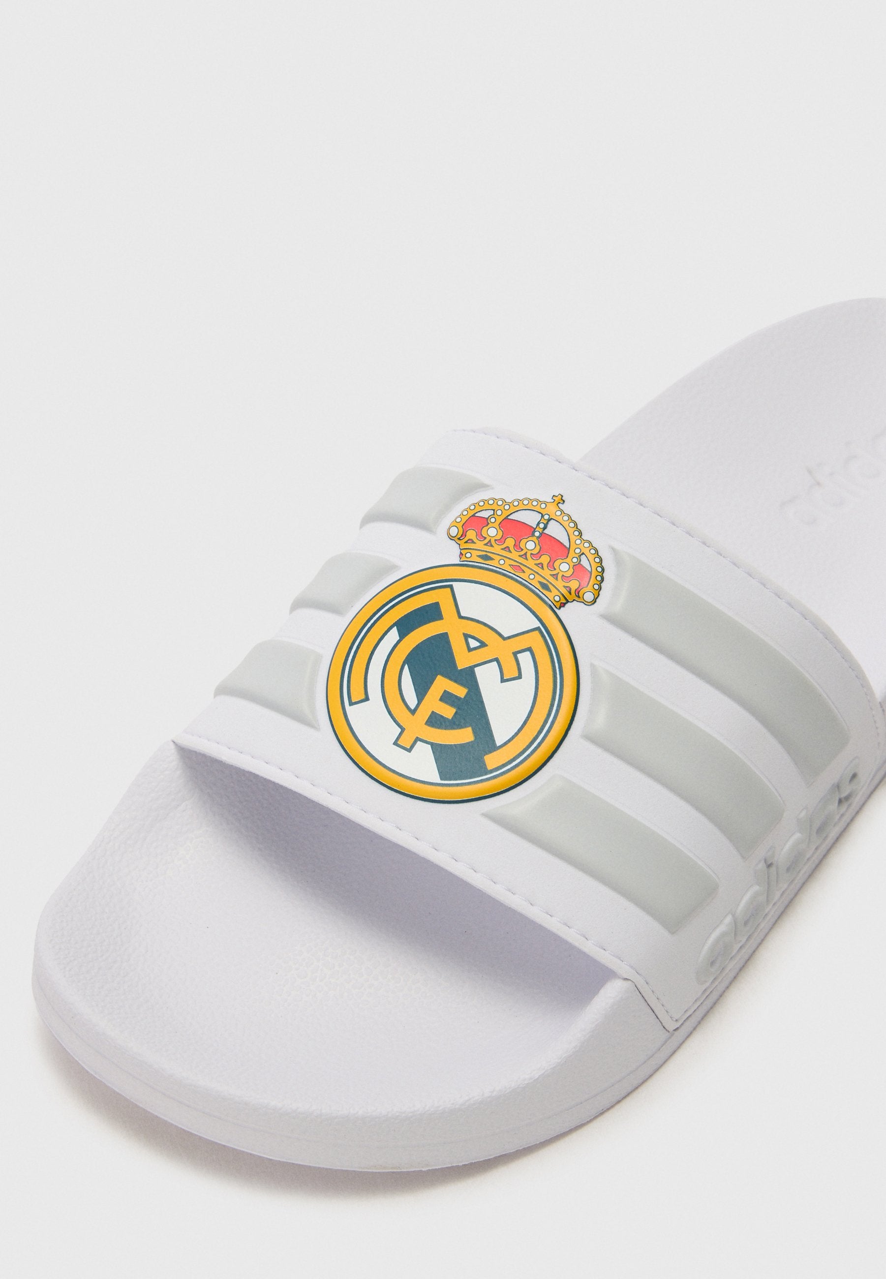 ADILETTE REAL MADRID UNISEX - Mules - white/solid grey