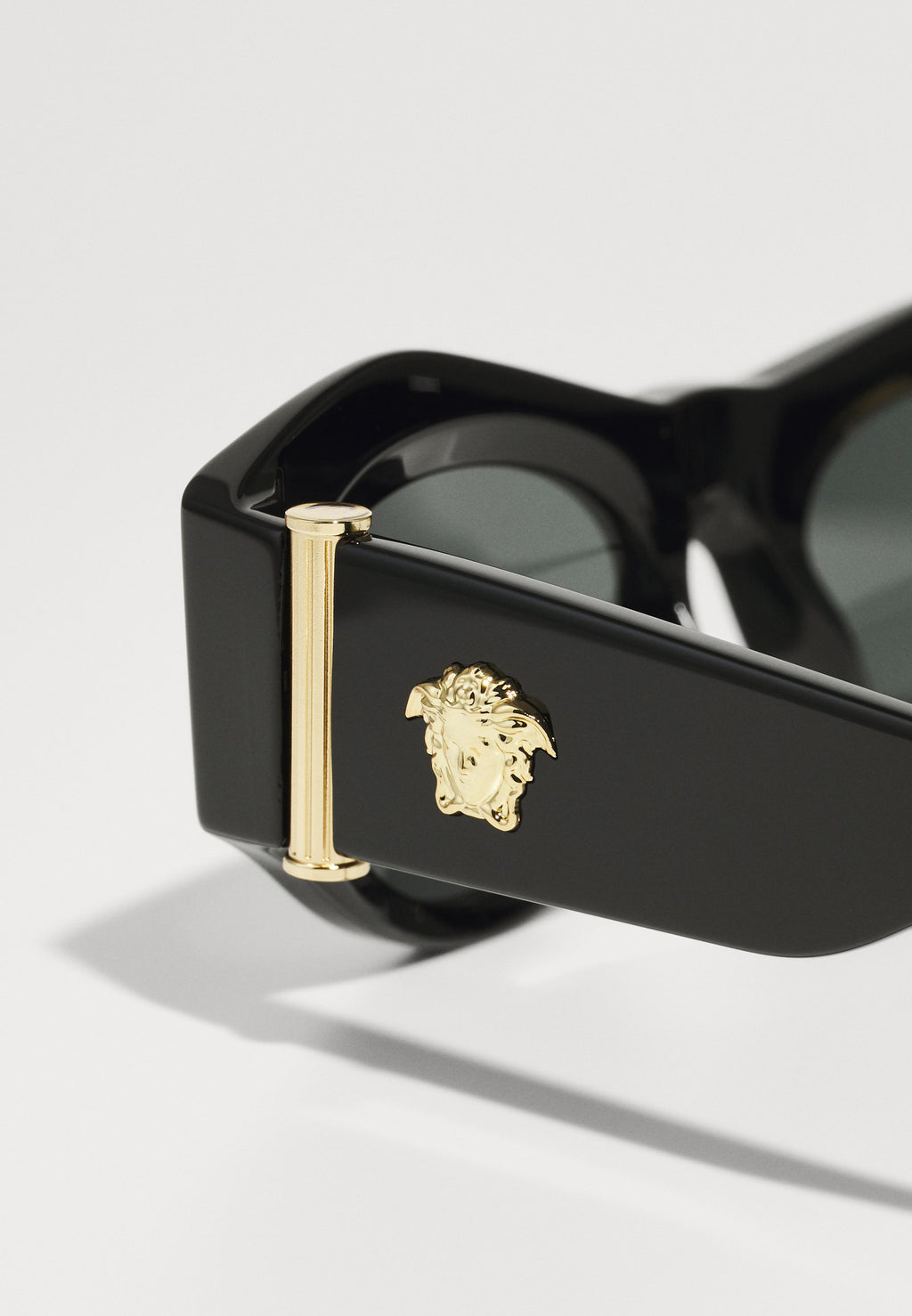 Sunglasses - black