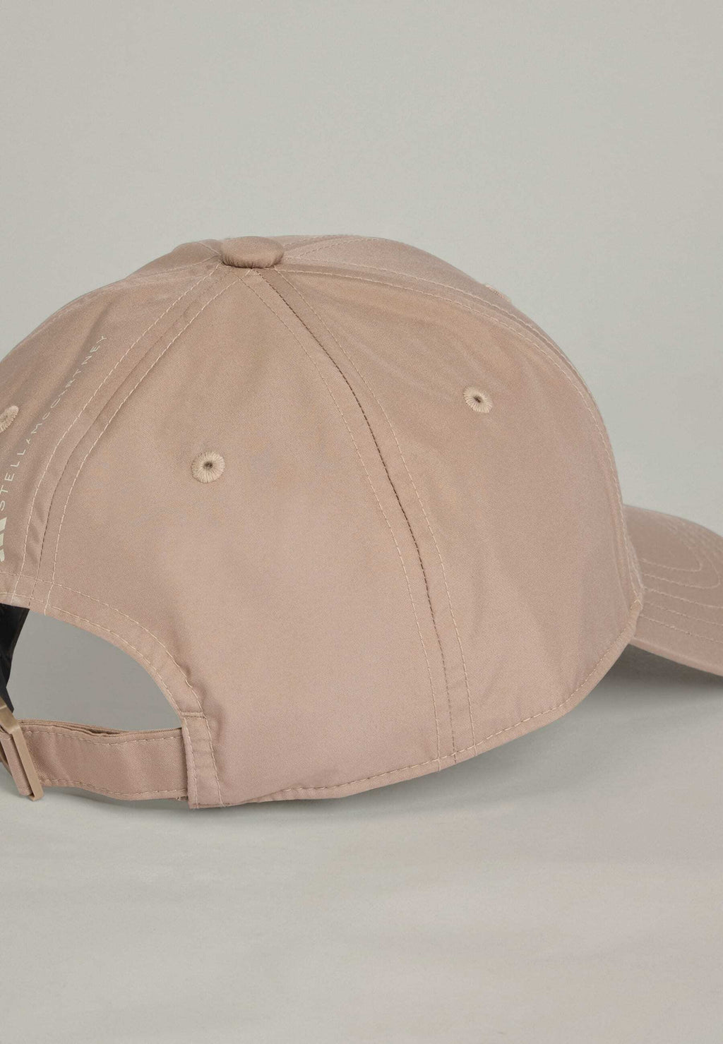 Cap - chalky brown   black