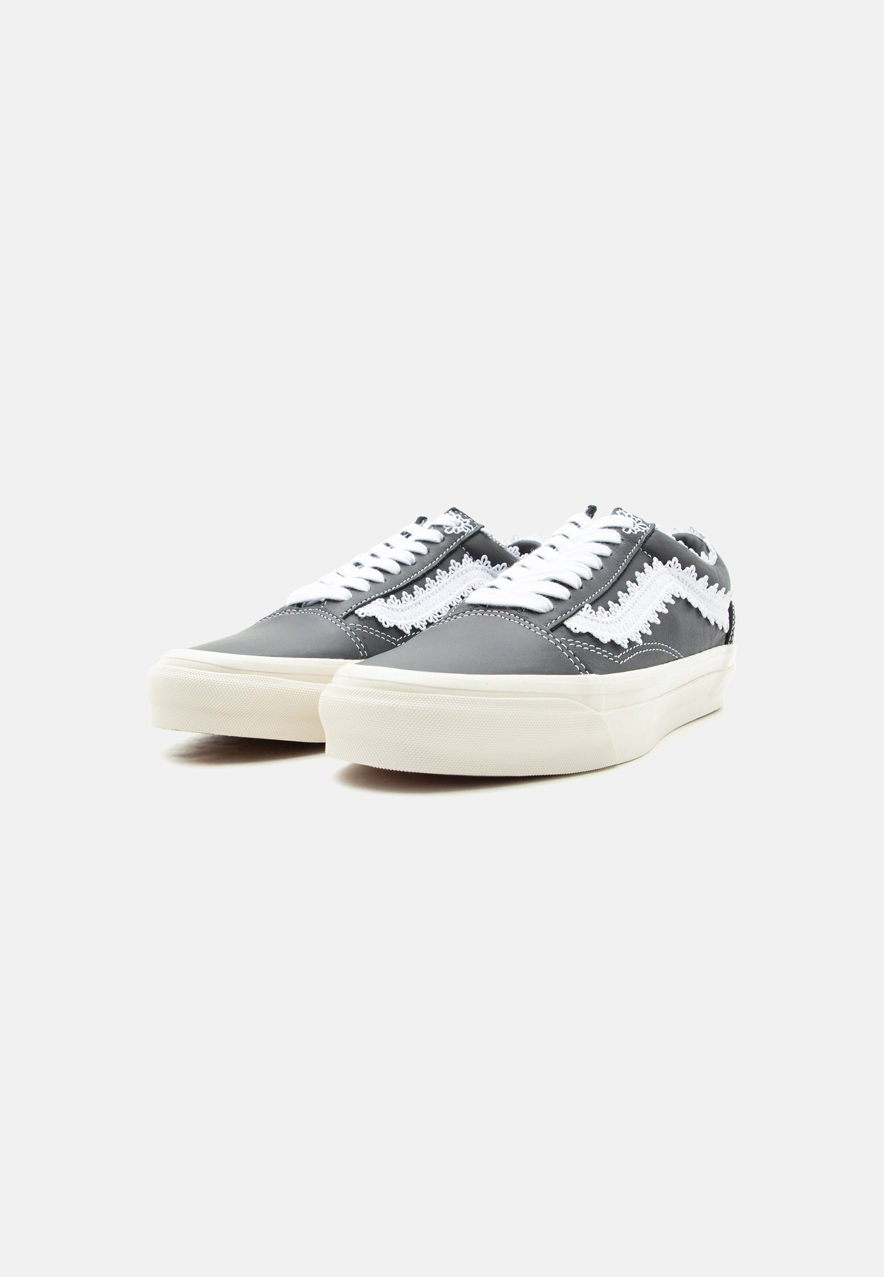 PREMIUM OLD SKOOL - Trainers - black/white