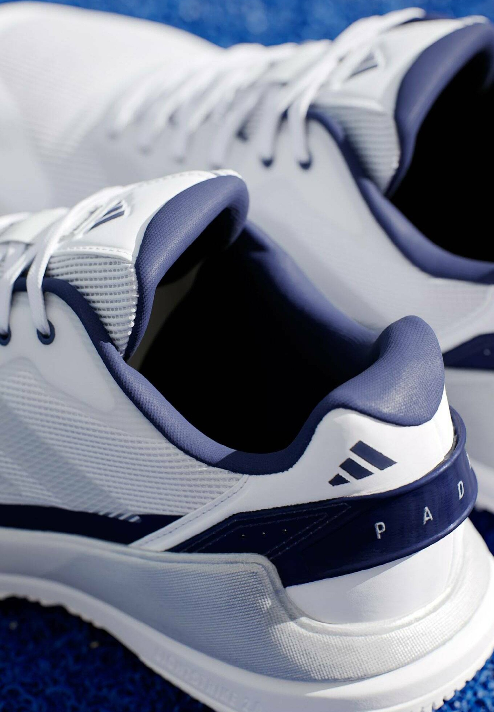 CRAZYQUICK LIGHTSTRIKE PADEL - Padel shoes - cloud white   silver metallic   dark blue
