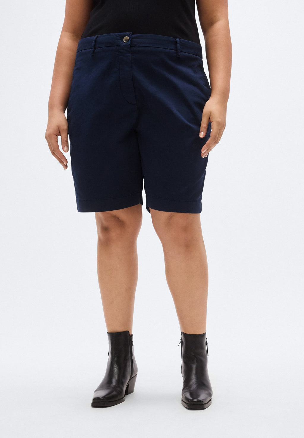SHORT CHINO SLIM DÉLAVÉ CURVÉ - Shorts - bleu nuit foncé