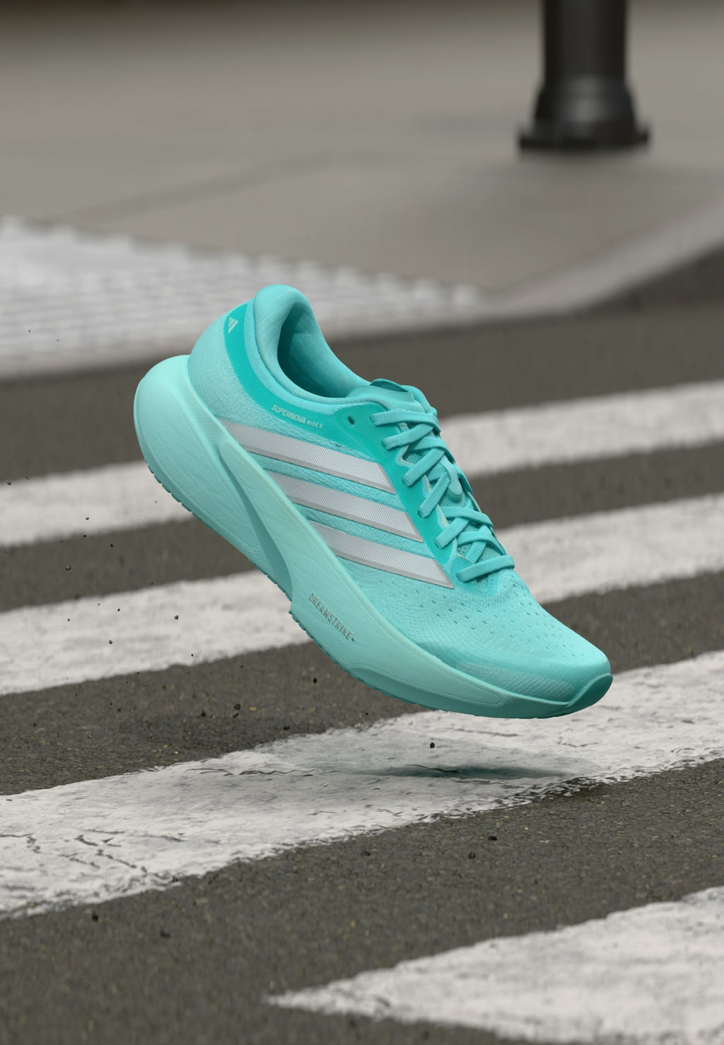 SUPERNOVA RISE 3 W - Chaussures de running sur route - flash aqua/footwear white/silver-coloured metallic