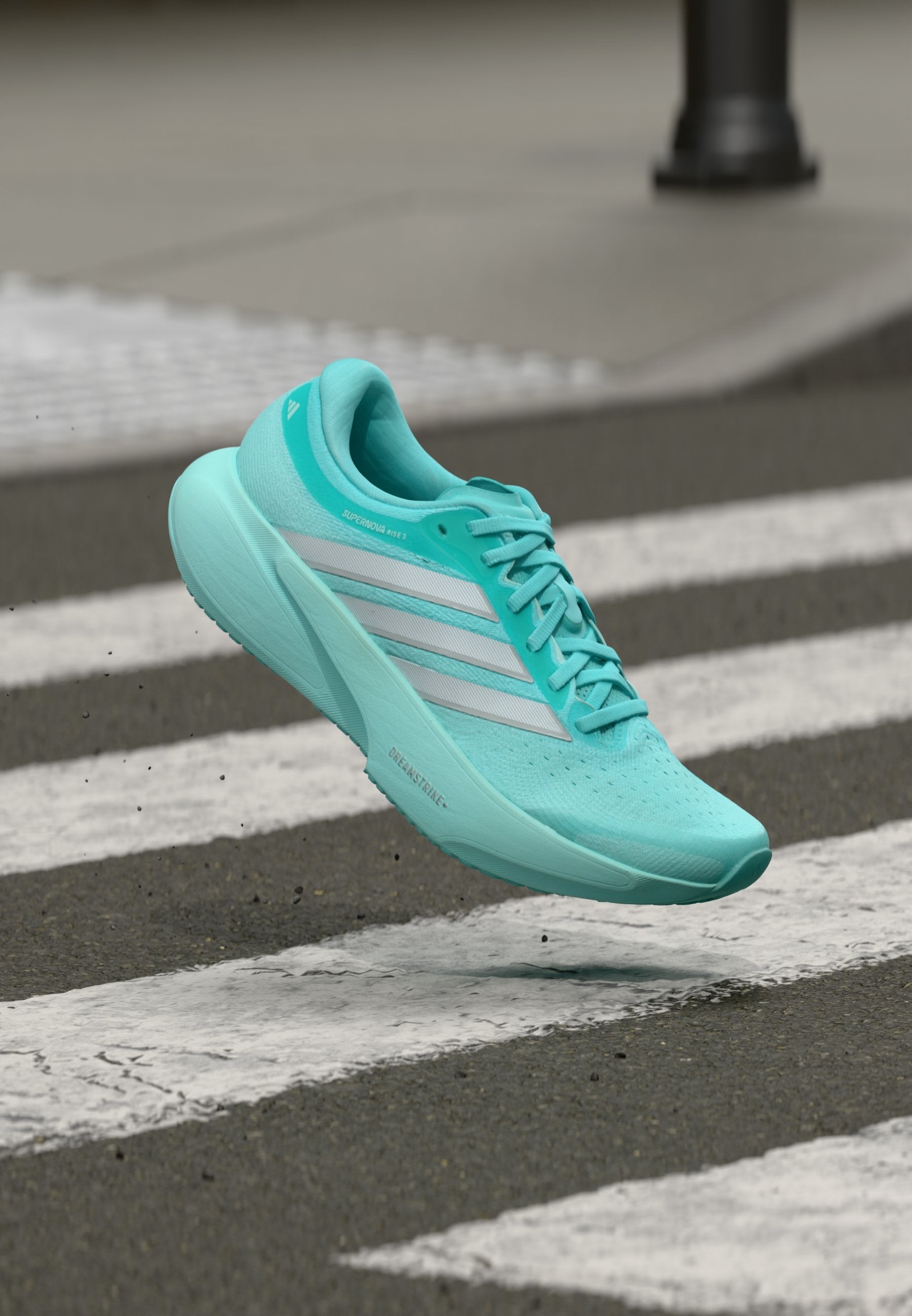 SUPERNOVA RISE 3 W - Chaussures de running sur route - flash aqua/footwear white/silver-coloured metallic