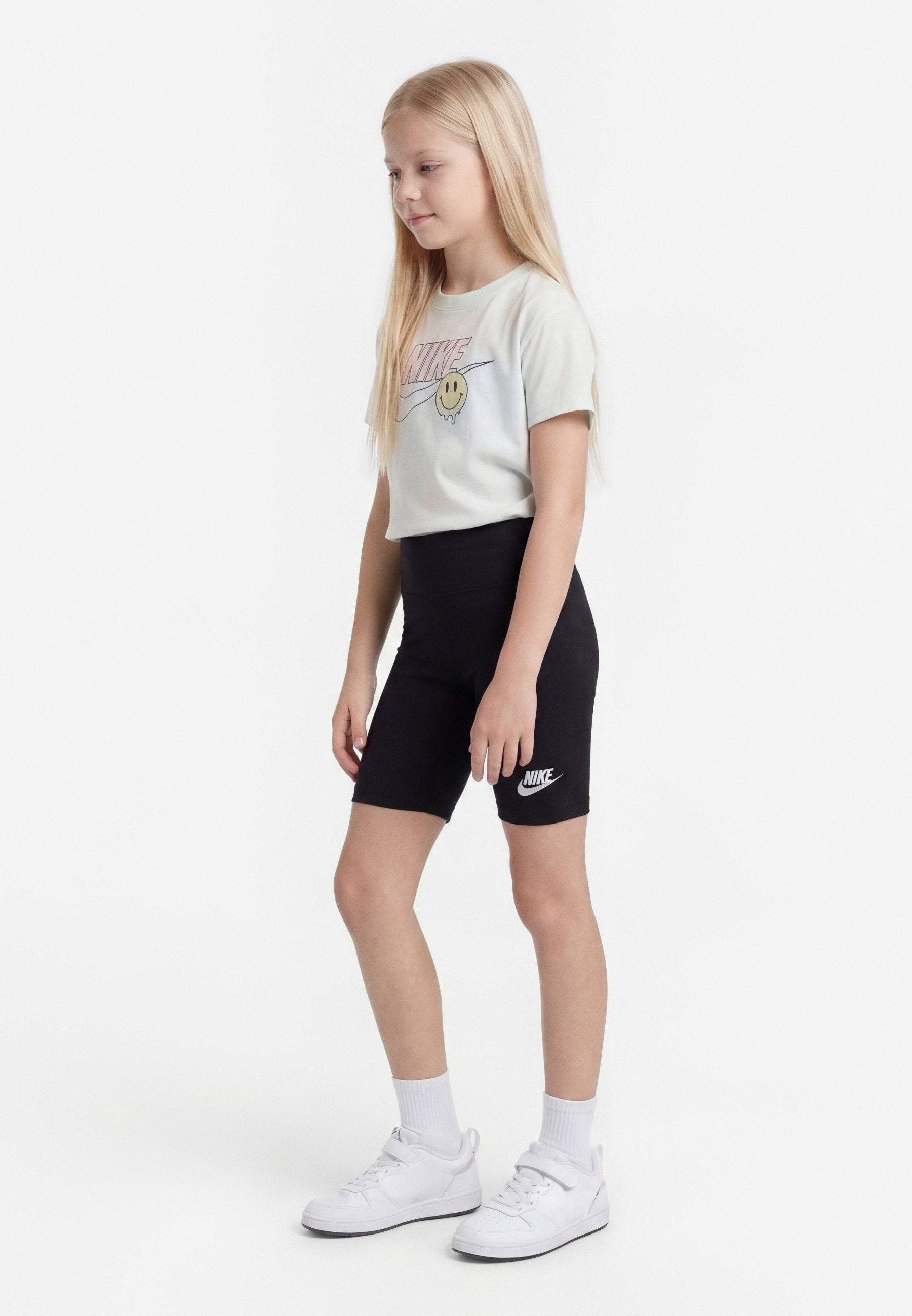 BIKE - Shorts - black/white