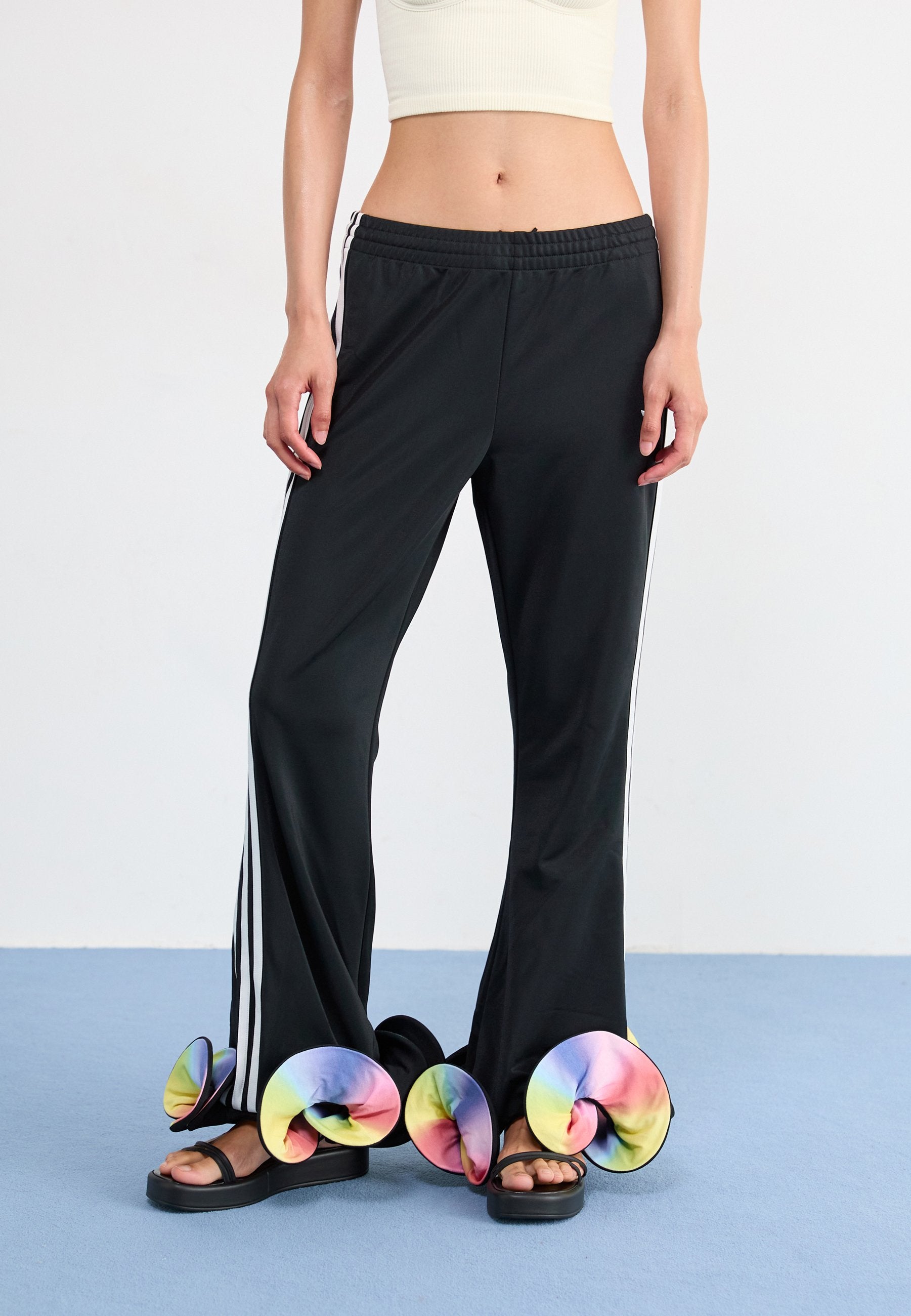سروال رياضي X JEREMY SCOTT PRIDE RUFFLE - أسود