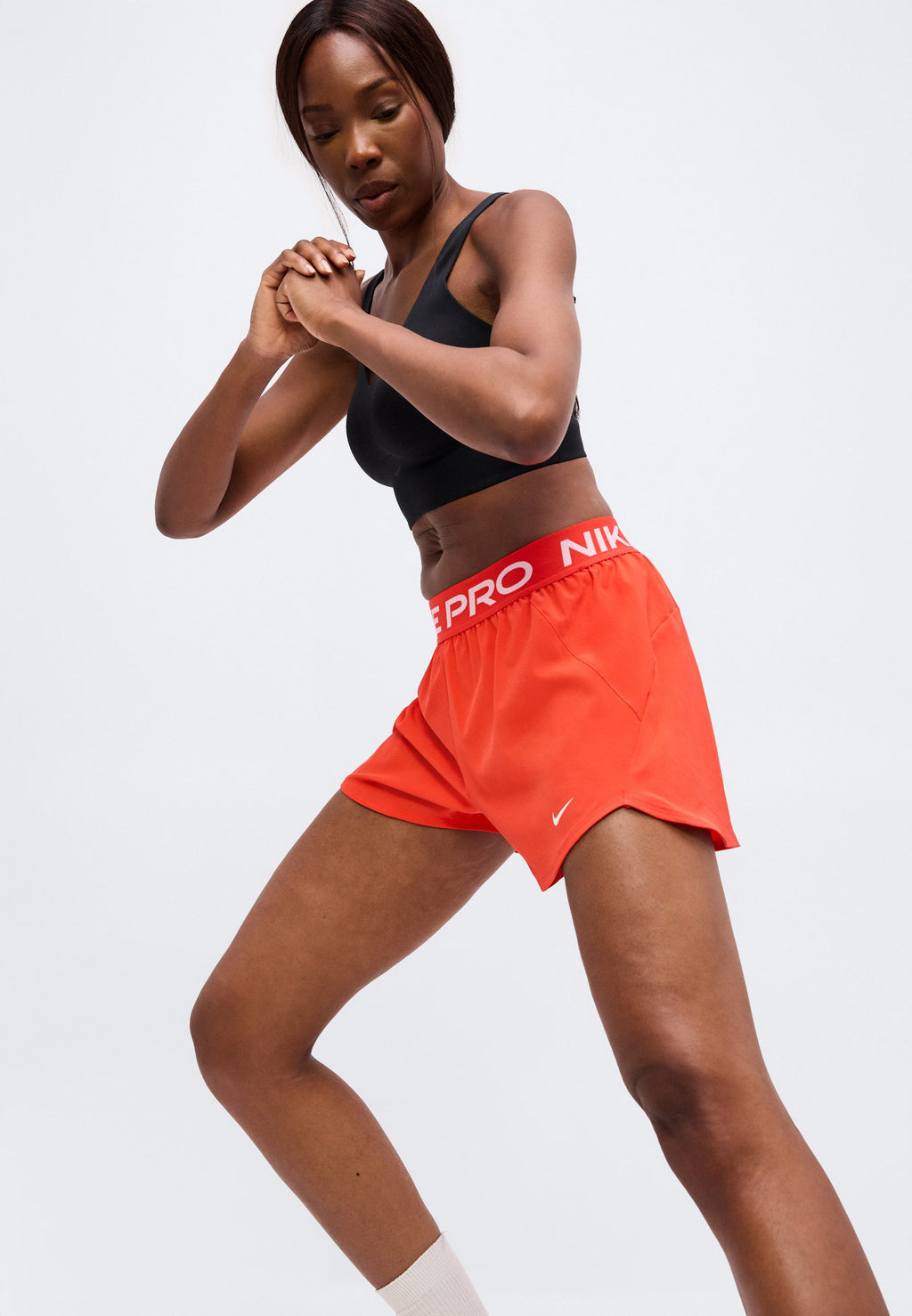 365 SHORT - Sports shorts - light crimson/white