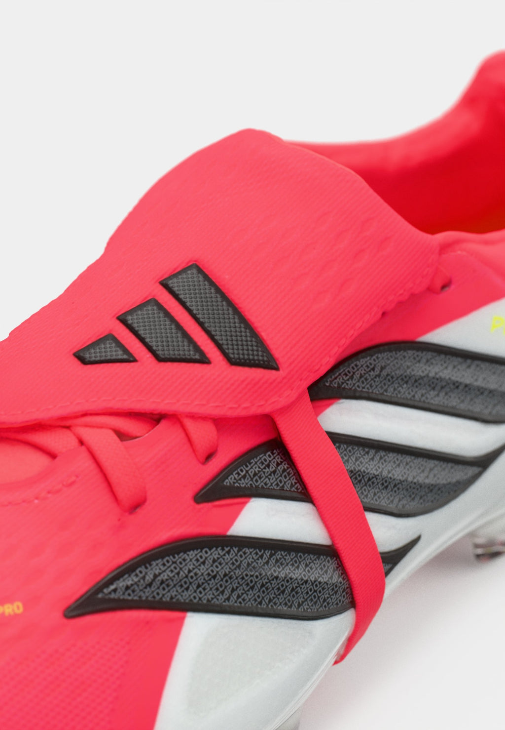 PREDATOR PRO FOLD-OVER TONGUE FIRM GROUND FOOTBALL BOOTS - Firm-ground football boots - lucid red/core black/footwear white