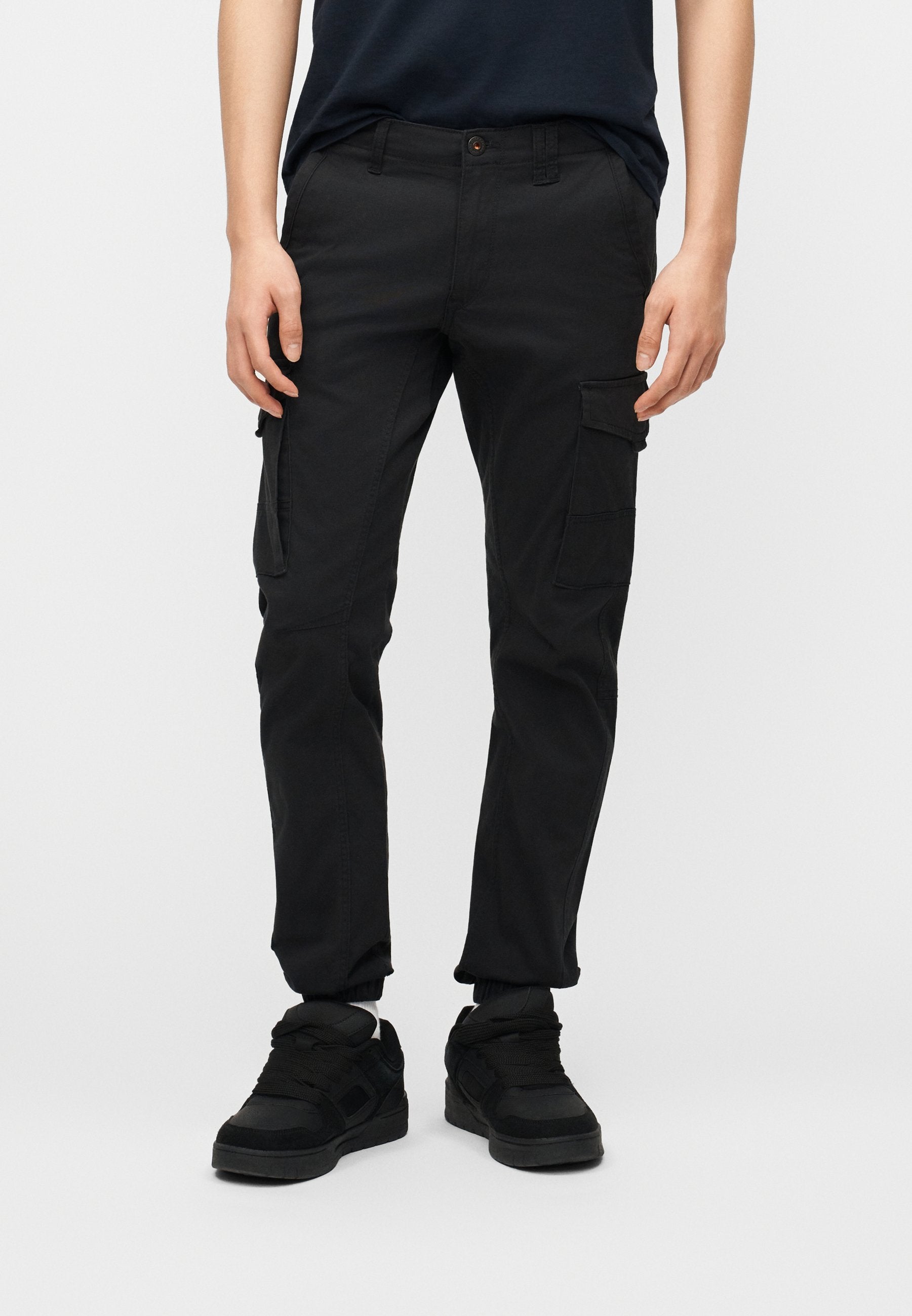 Cargo trousers - black
