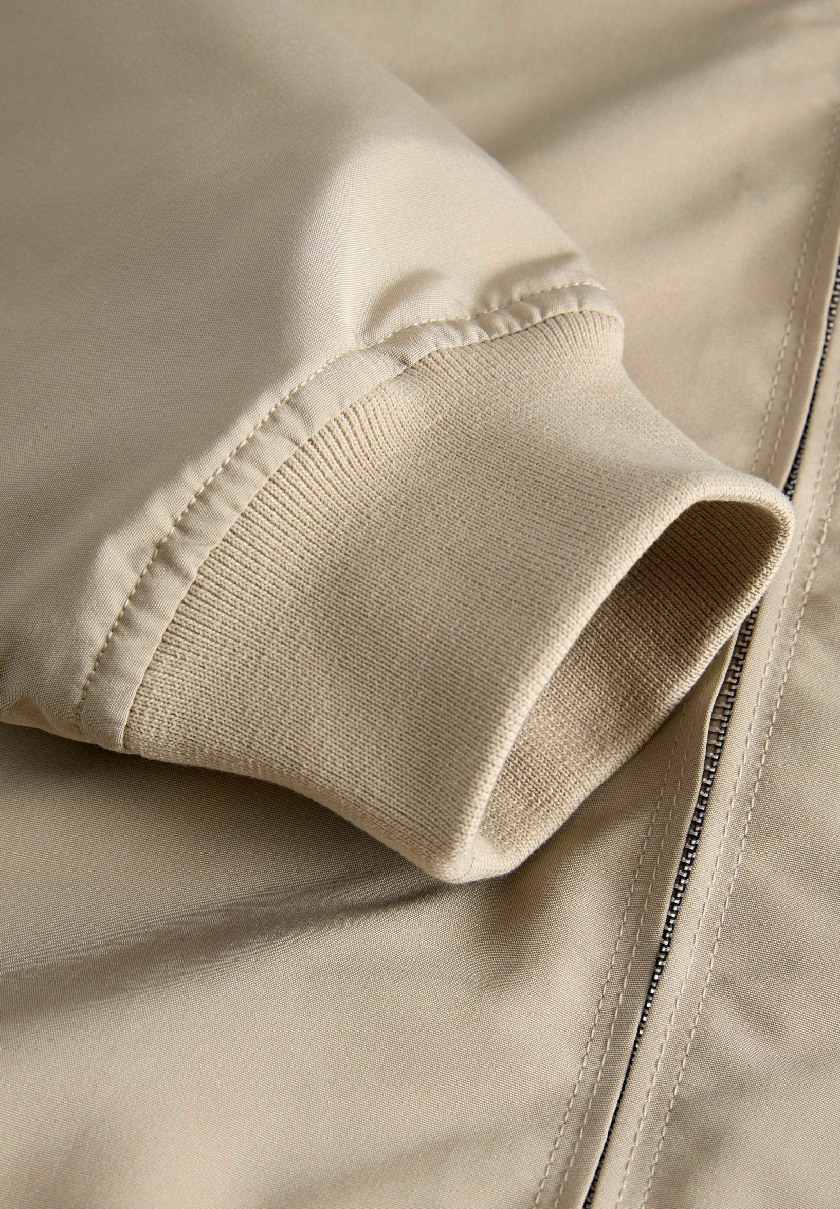 Kurze Jacke mit hohem Kragen - Light jacket - white pepper
