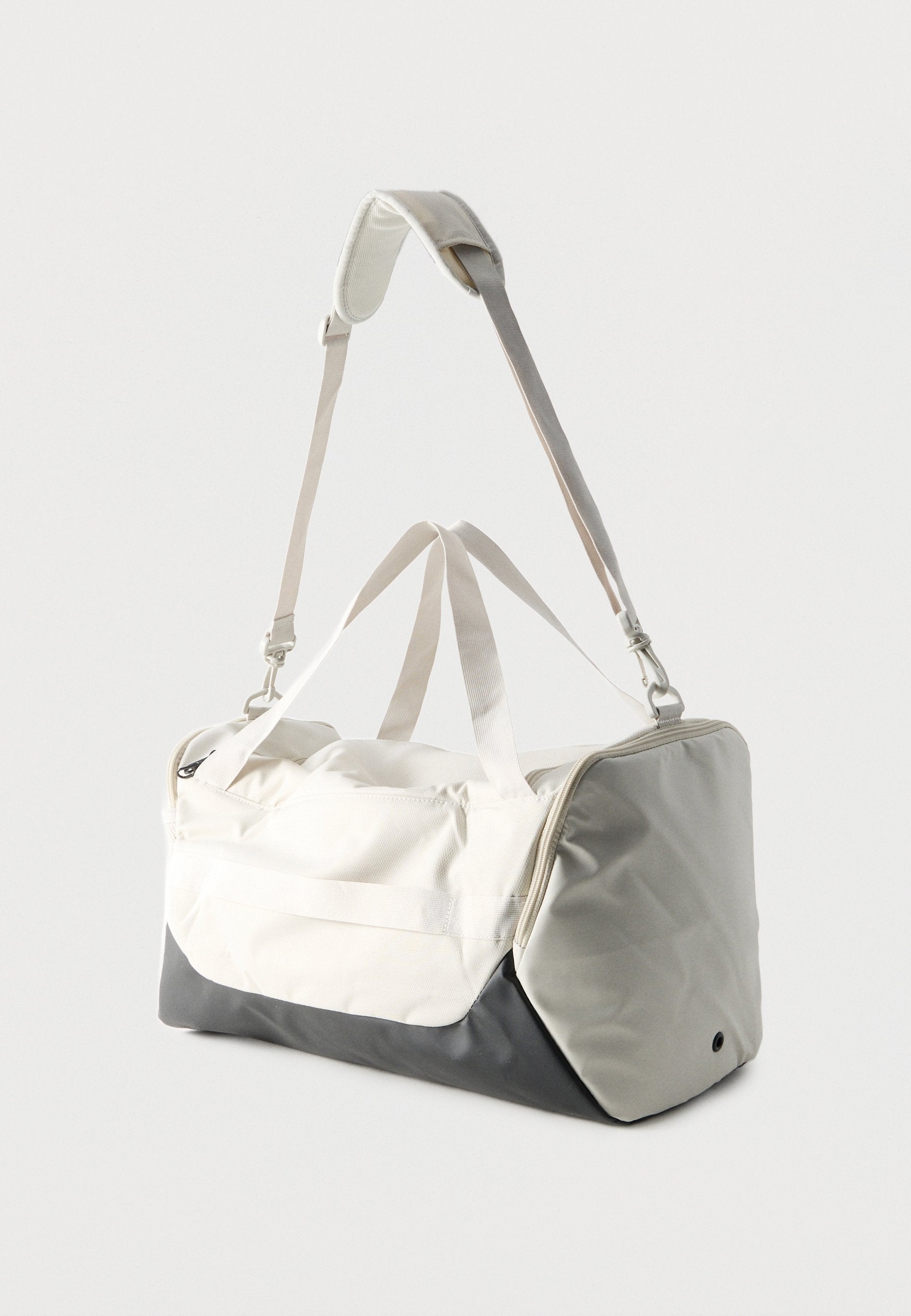 NK BRSLA S DUFF - X UNISEX - Sports bag - light bone/black