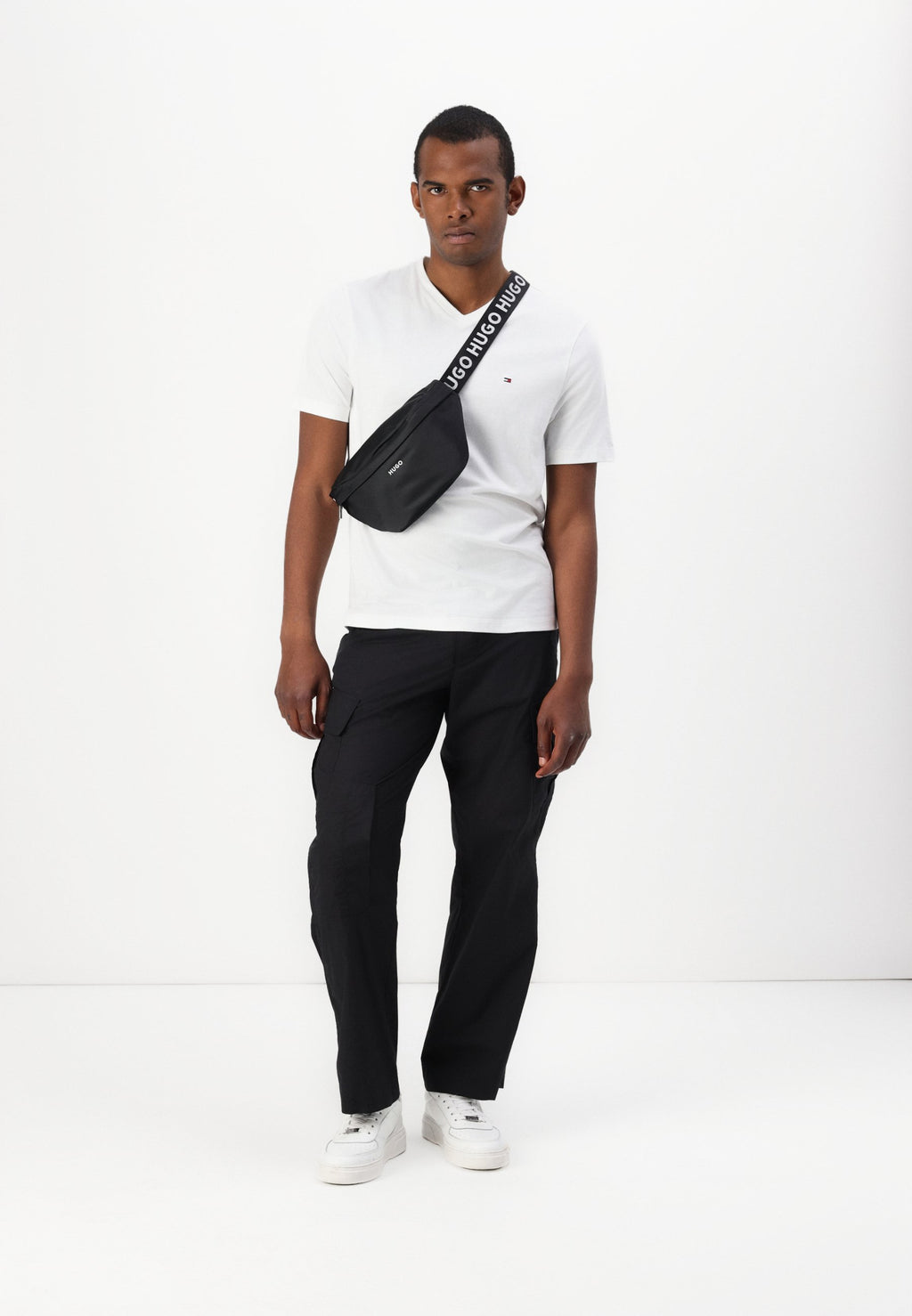 ESSENTIAL V NECK TEE CORE - Basic T-shirt - white