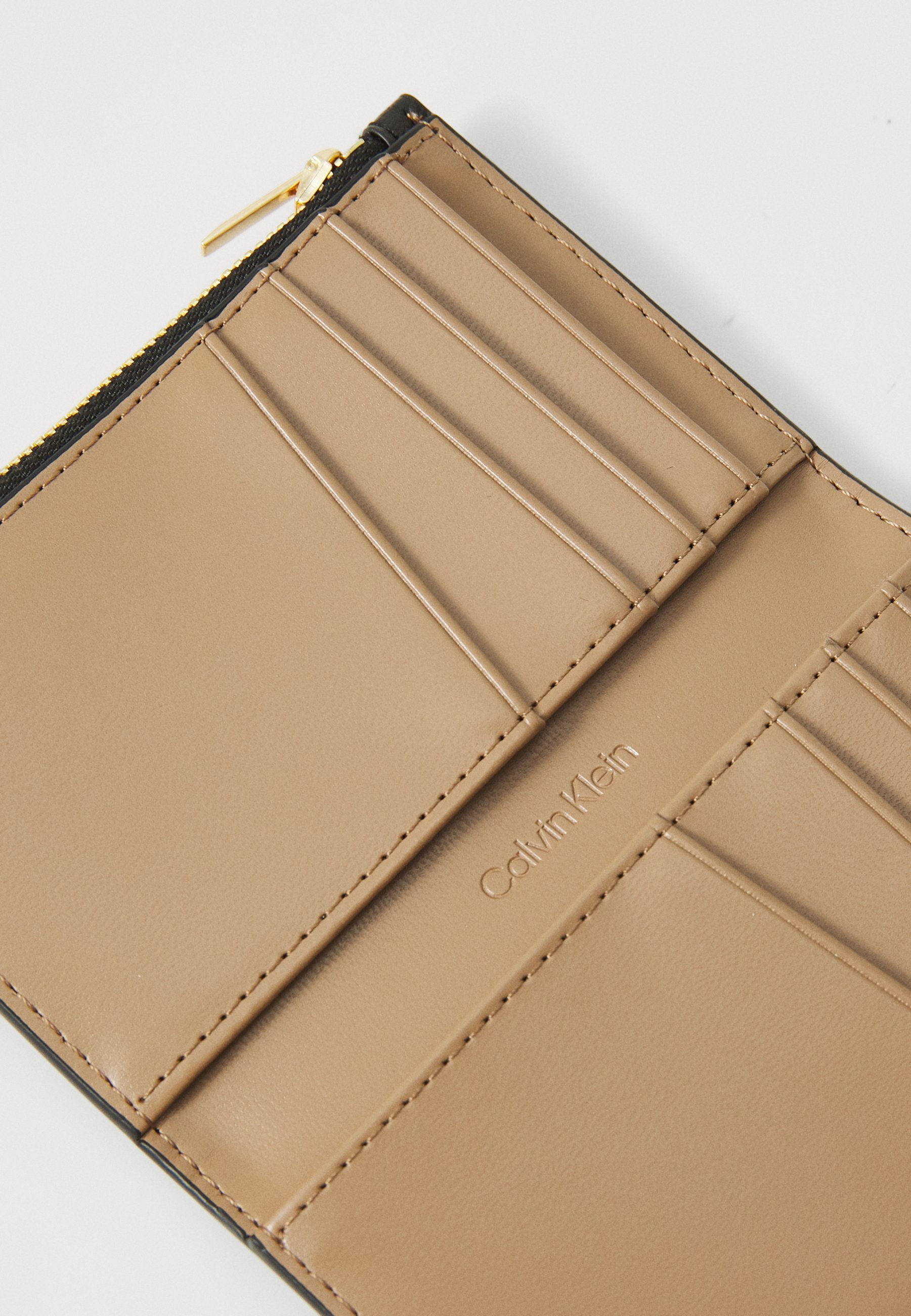 LOGO TRIFOLD ZIP POCKET - Wallet - black/toasted coconut