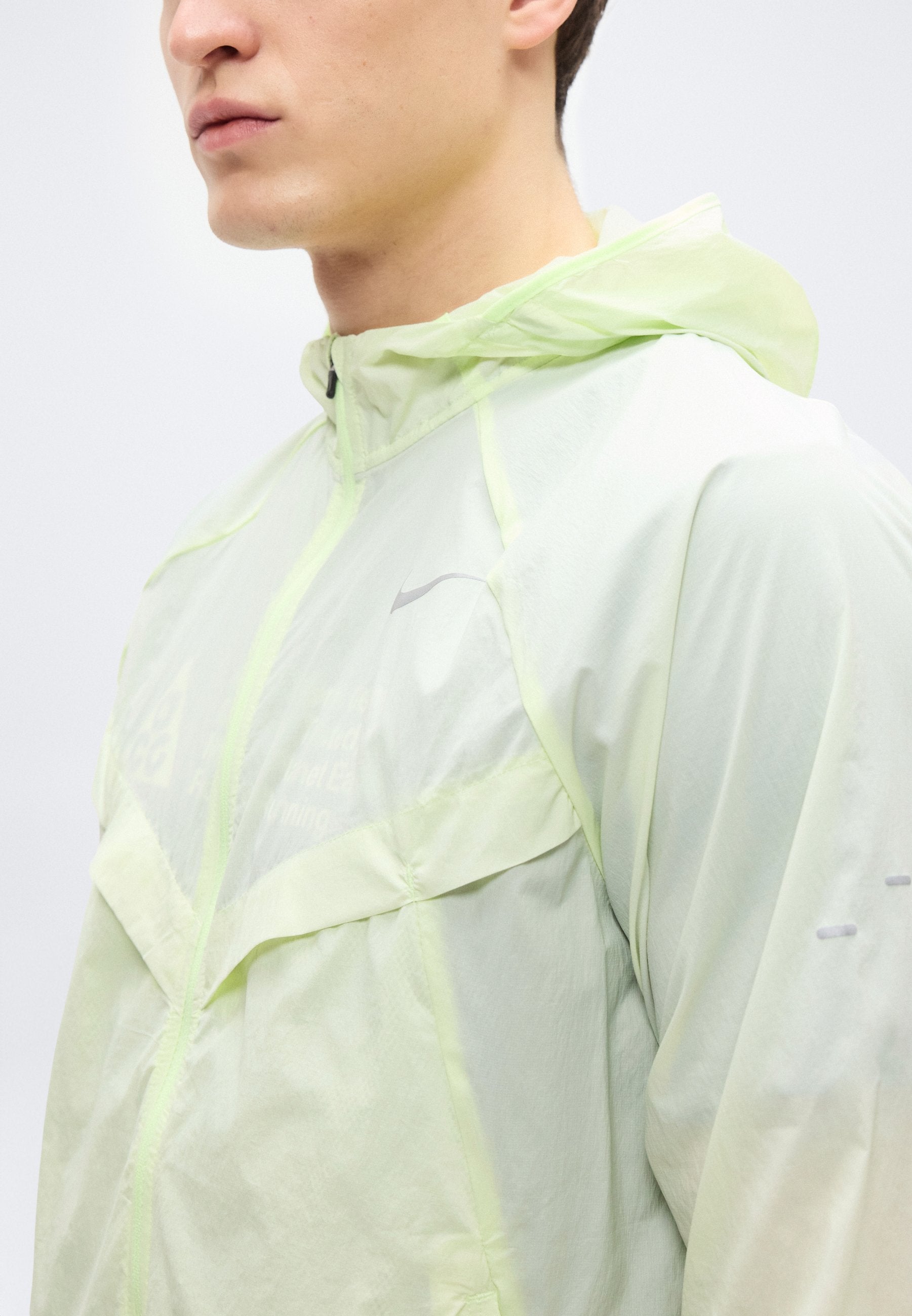 STRIDE JACKET - Windbreaker - barely volt