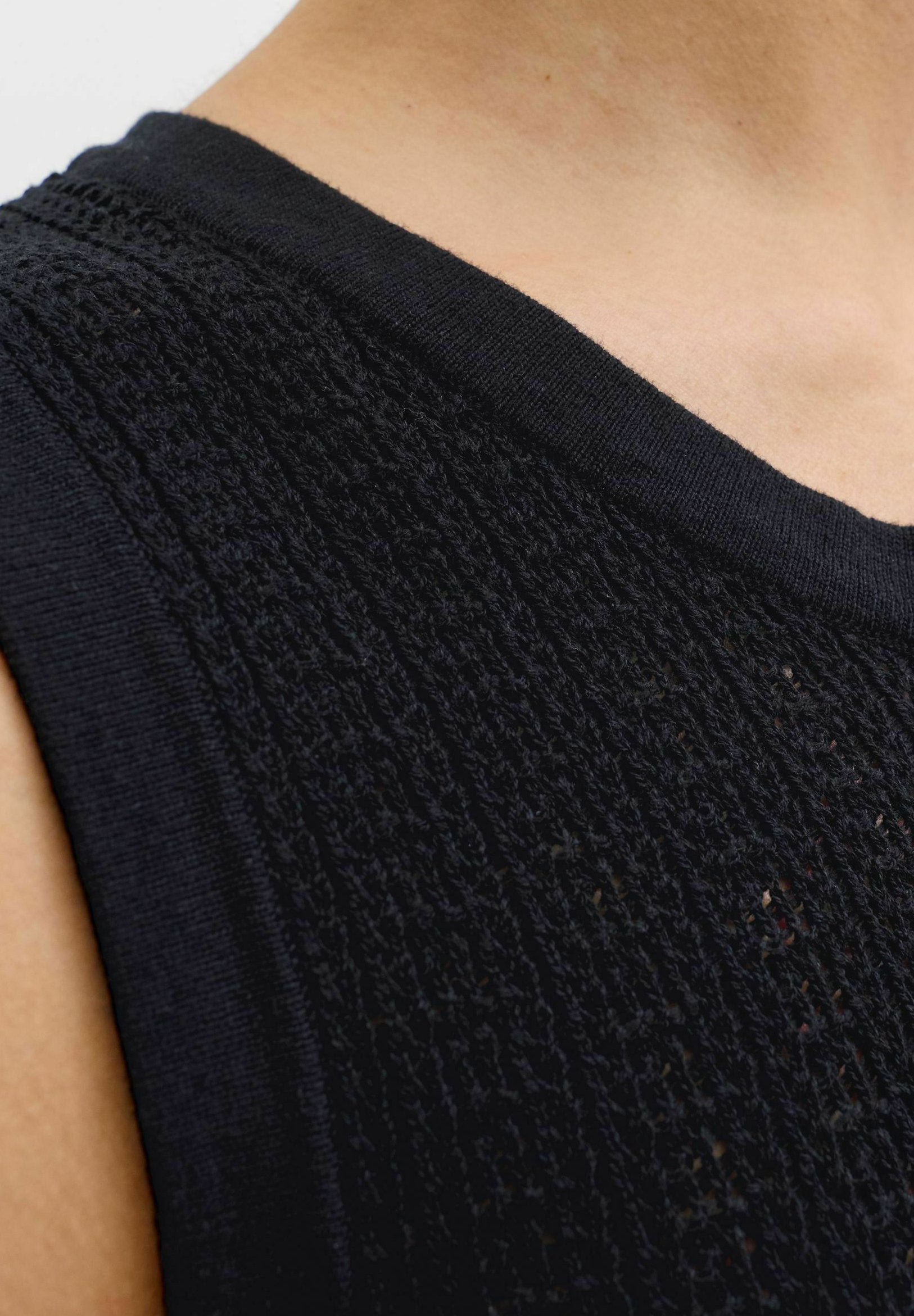 Knitted Knitted - Jumper - black