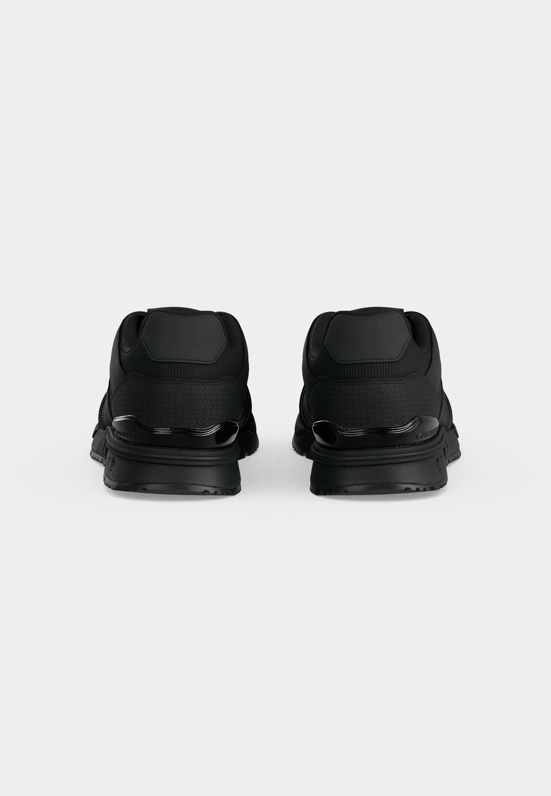 EVO - Trainers - triple black