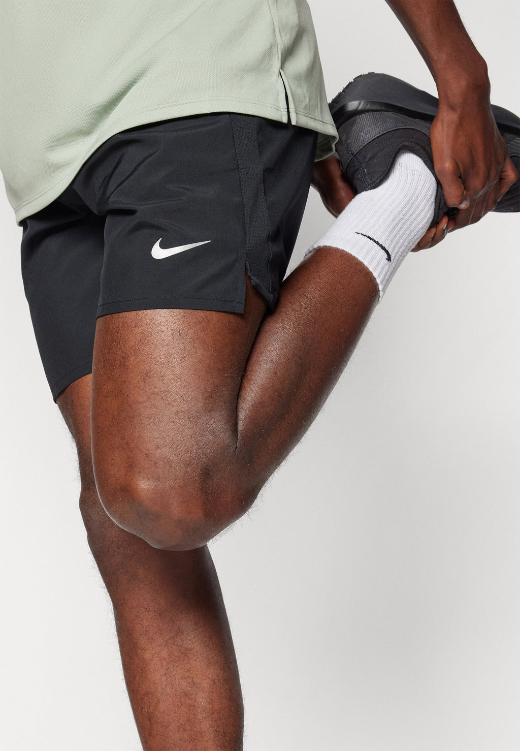 CHALLENGER SHORT - Sports shorts - black/reflective silver