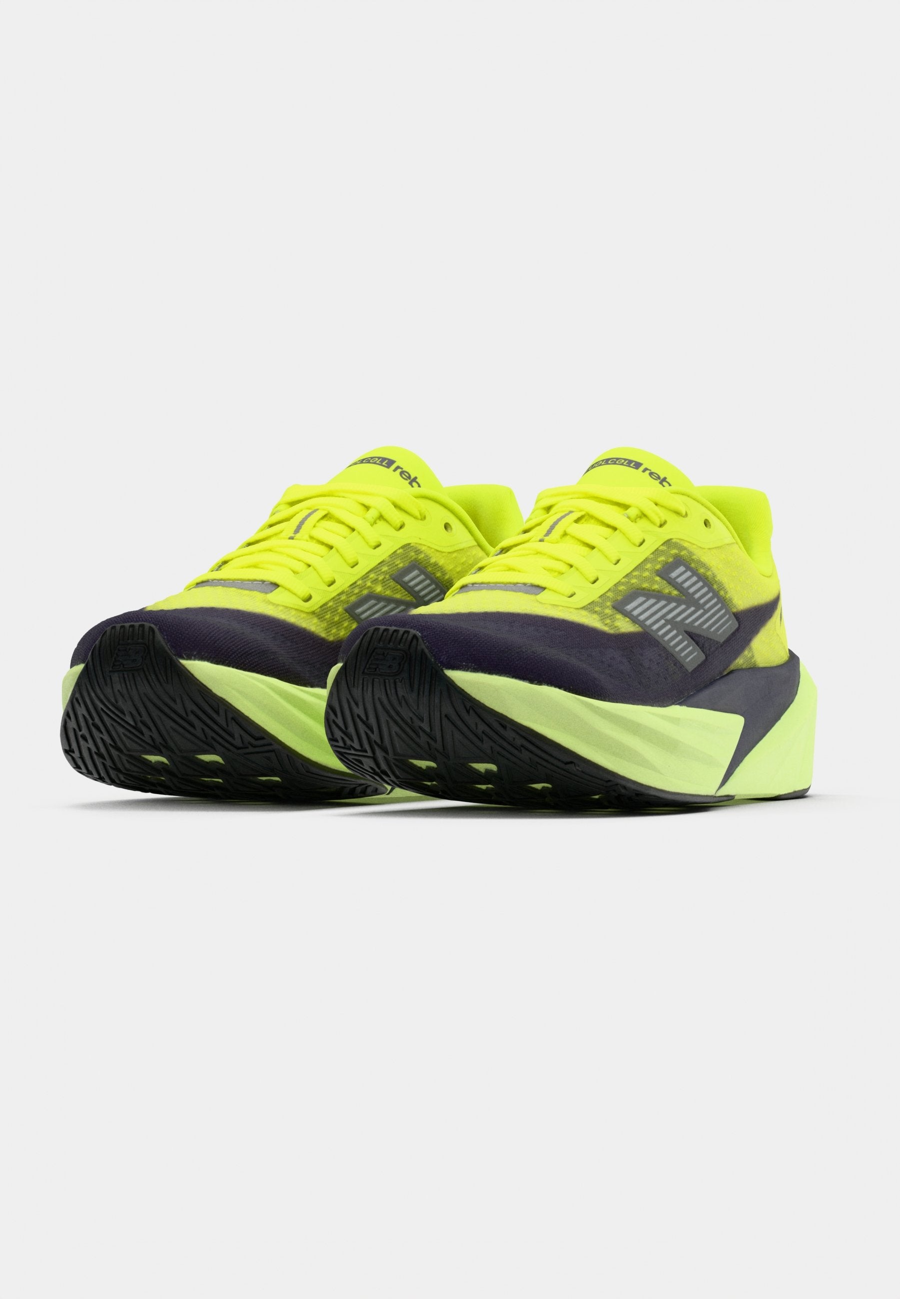 REBEL V5 - Road running shoes - alkaline green