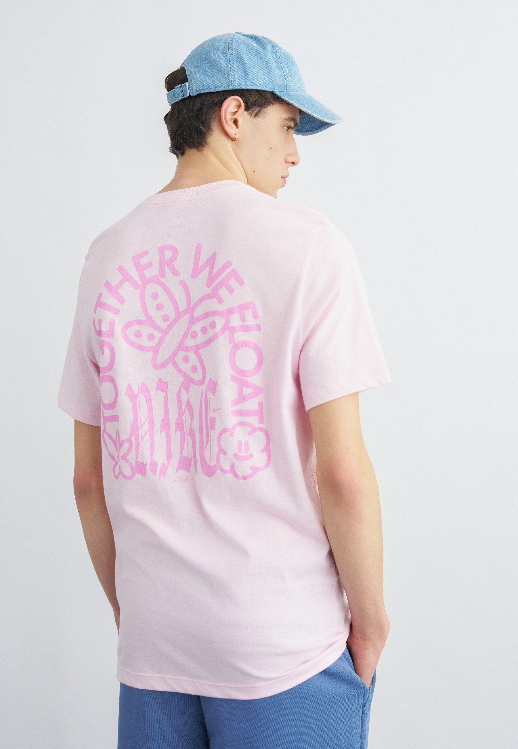 TEE WE FLOAT - Print T-shirt - pink foam
