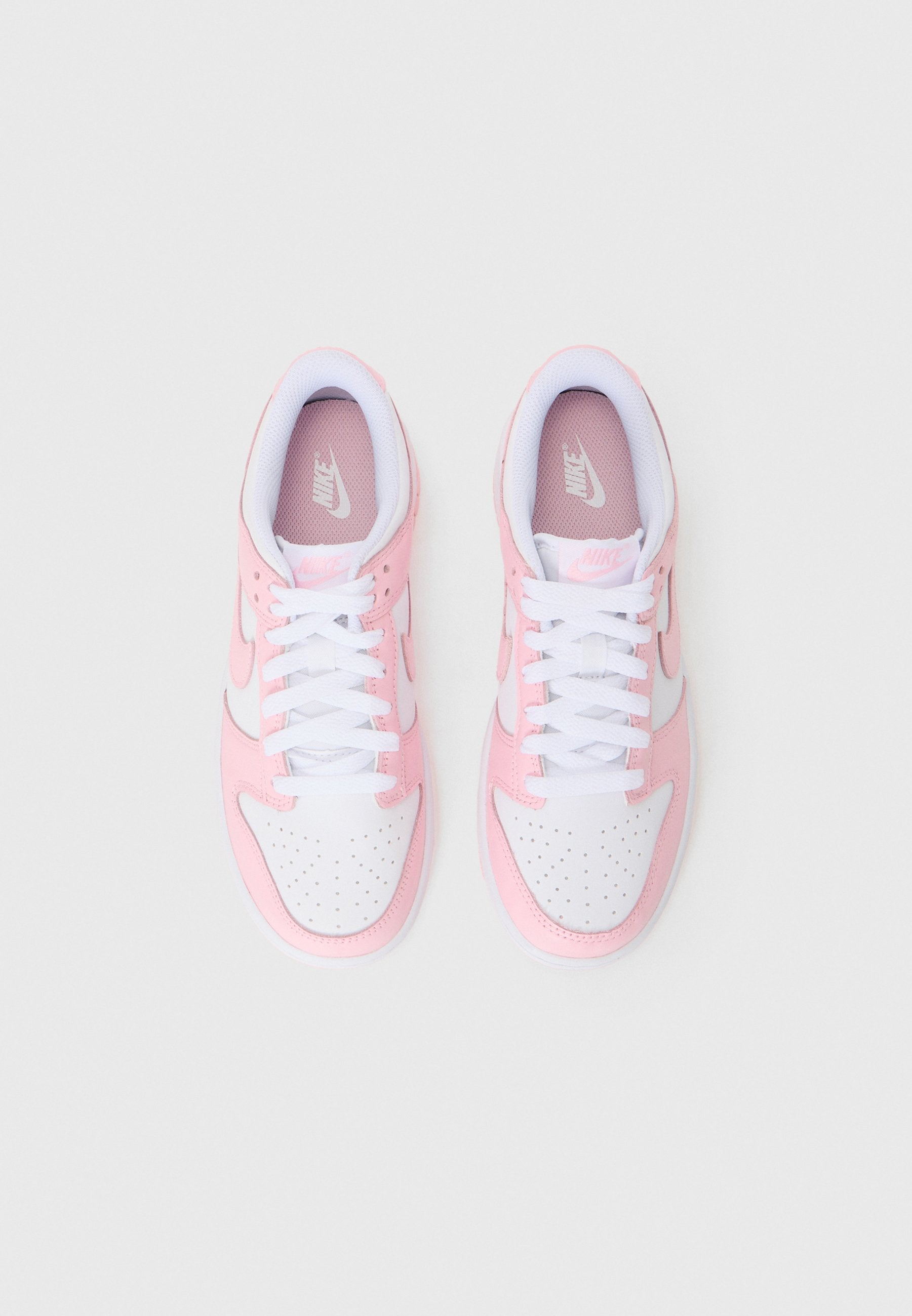 DUNK LOW UNISEX - Trainers - white/med soft pink
