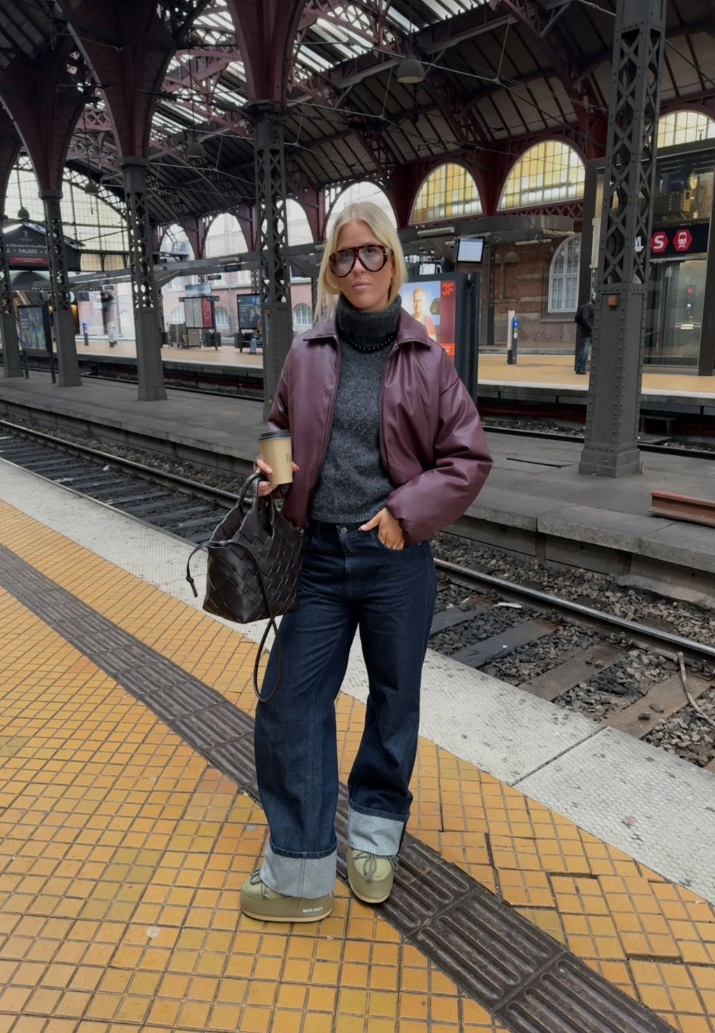 Wide-fit JXTOKYO VEGA WIDE HW FOLD UP R269 DNM - Wide Leg - dark blue denim