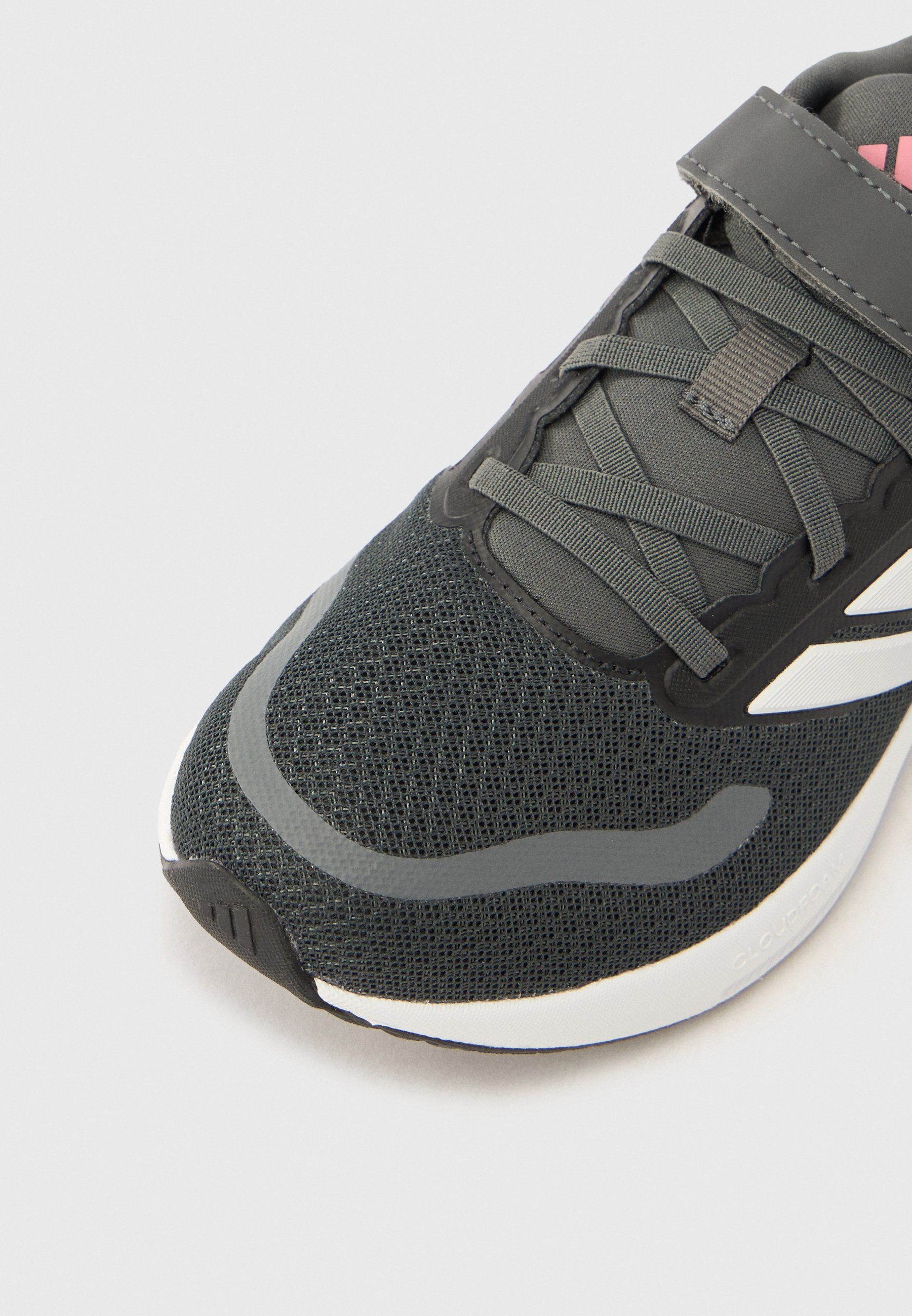 RUNFALCON 5 UNISEX - Road running shoes - grey six/crystal white/bliss pink