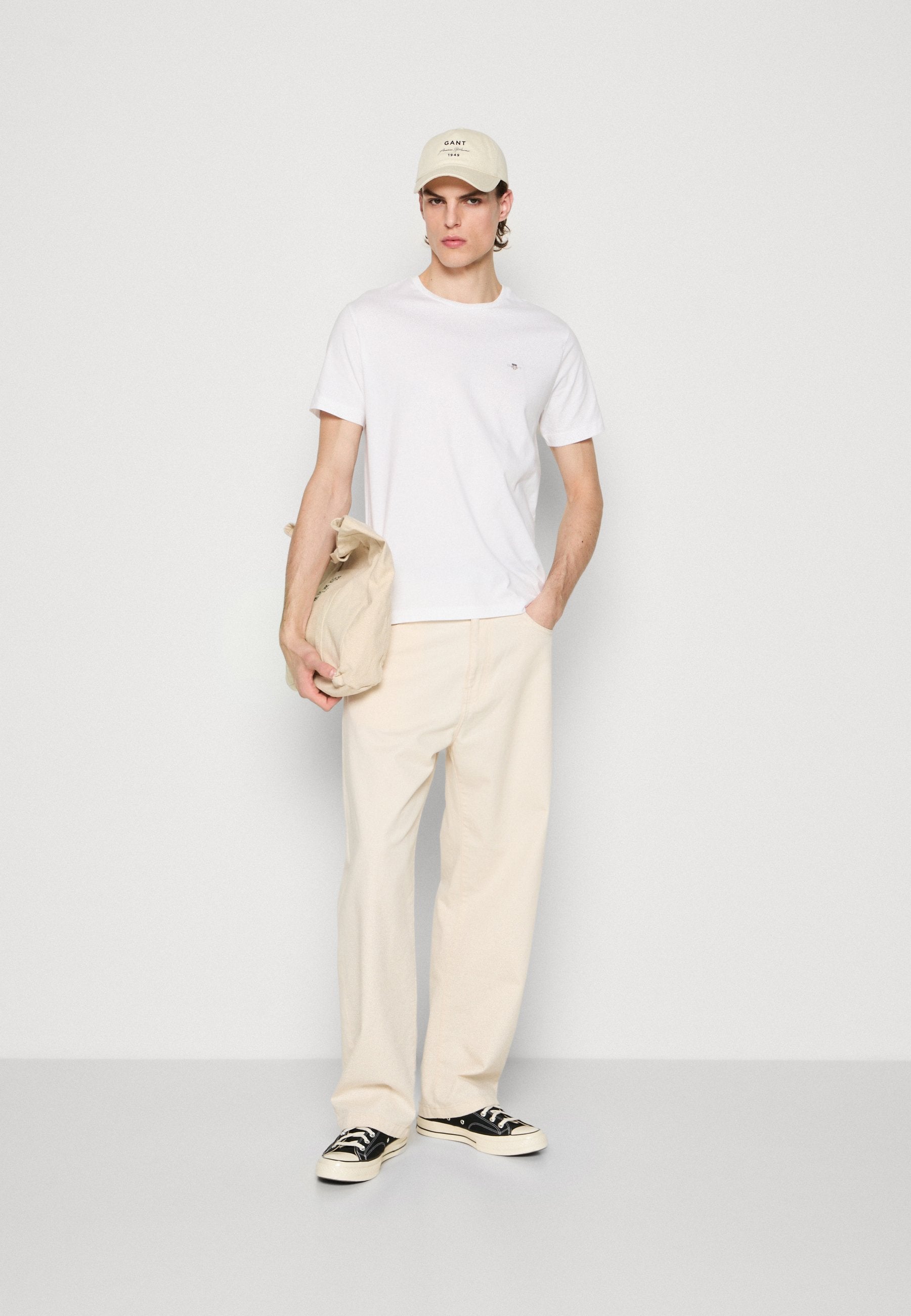 PRINTED ARCHIVE SHIELD - Basic T-shirt - white