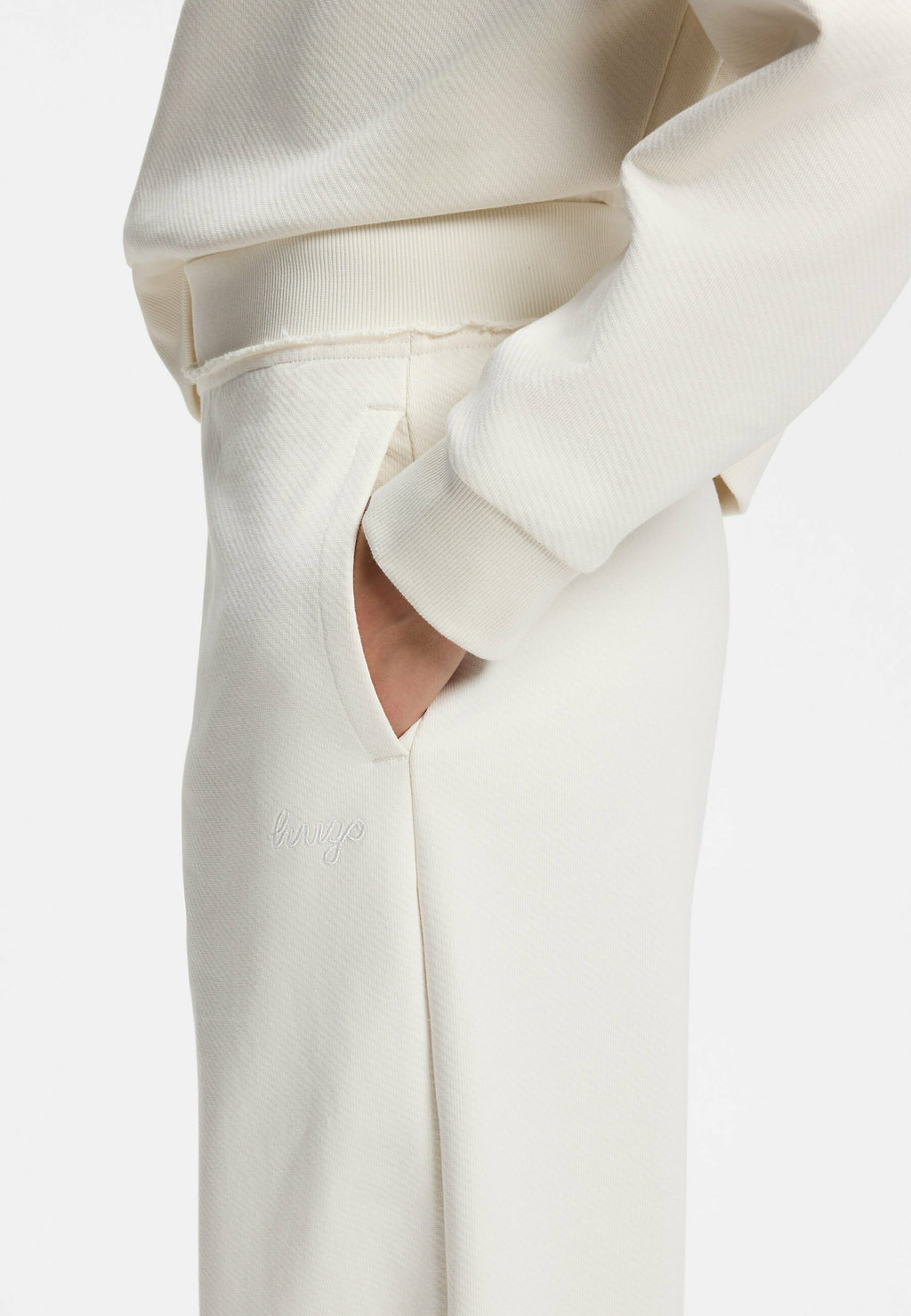 NUEMBRIE_B - Tracksuit bottoms - natural ten