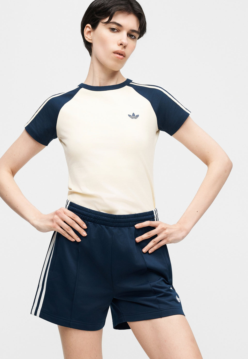 FIREBIRD CLASSIC - Shorts - night indigo/white