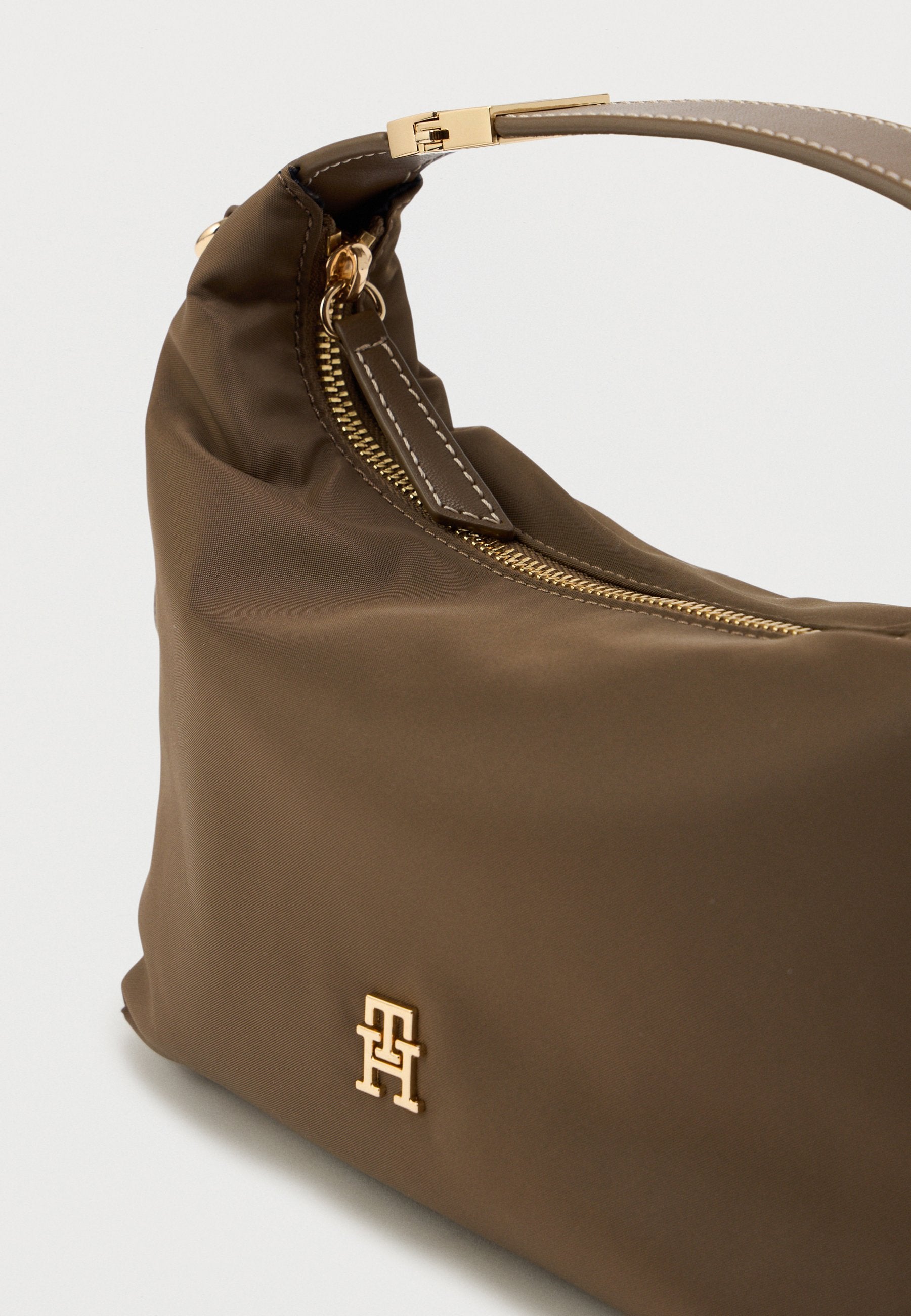 TH MONOGRAM PLAQUE CROSSBODY BAG - Handbag - nordic taupe