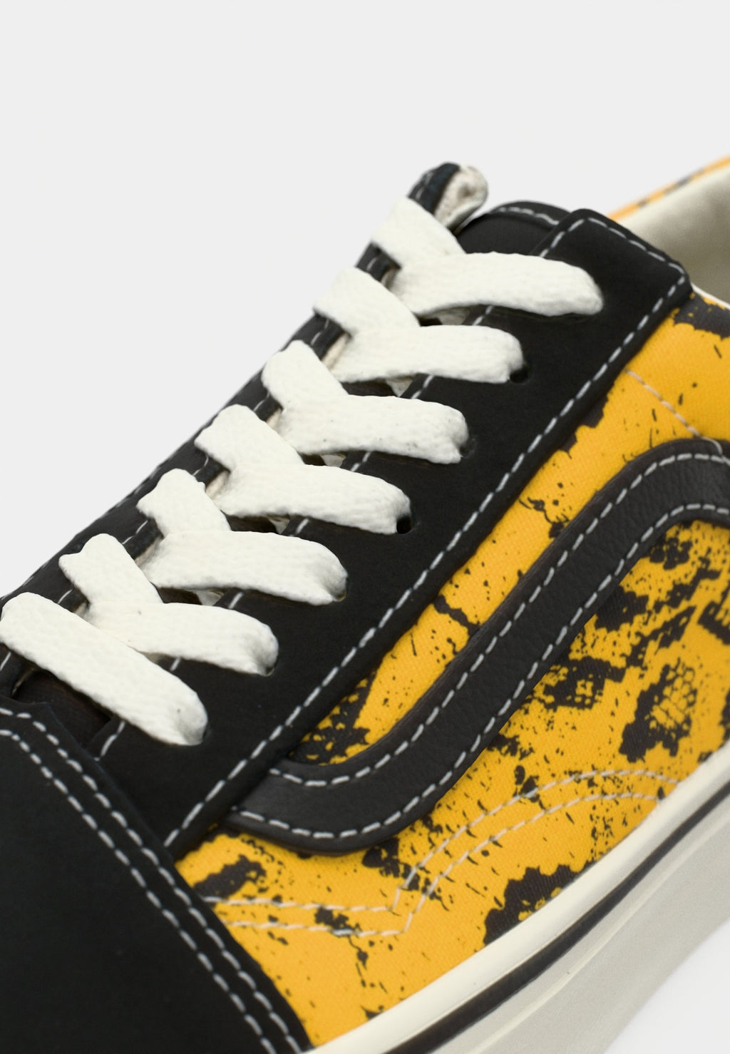 OLD SKOOL - Trainers - black/yellow